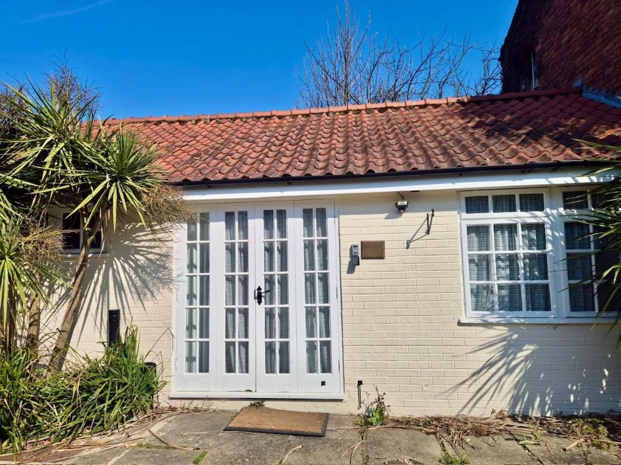 Castle Hotel & Apartments