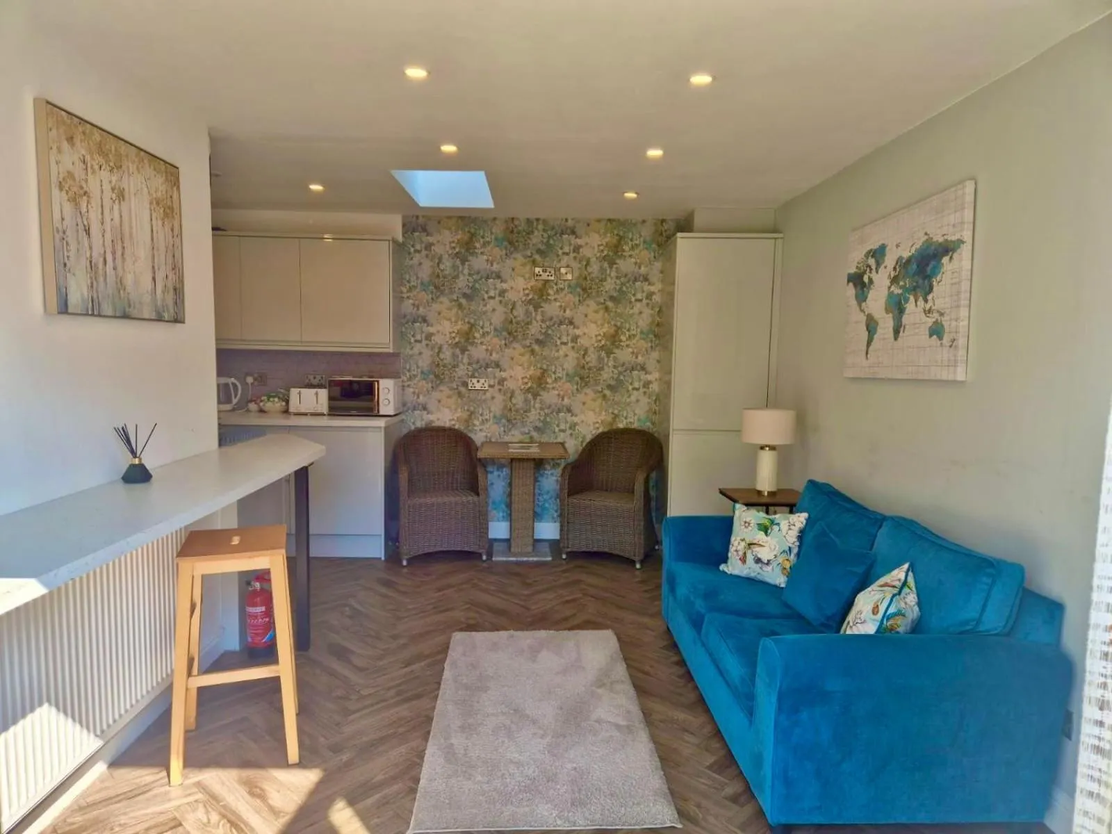 Castle Hotel & Apartments