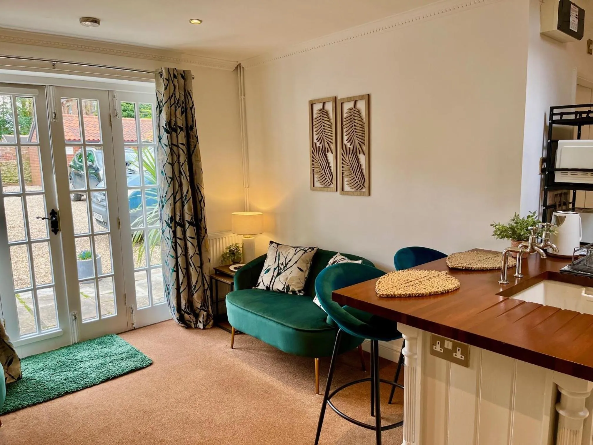 Castle Hotel & Apartments