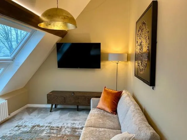 Castle Hotel & Apartments