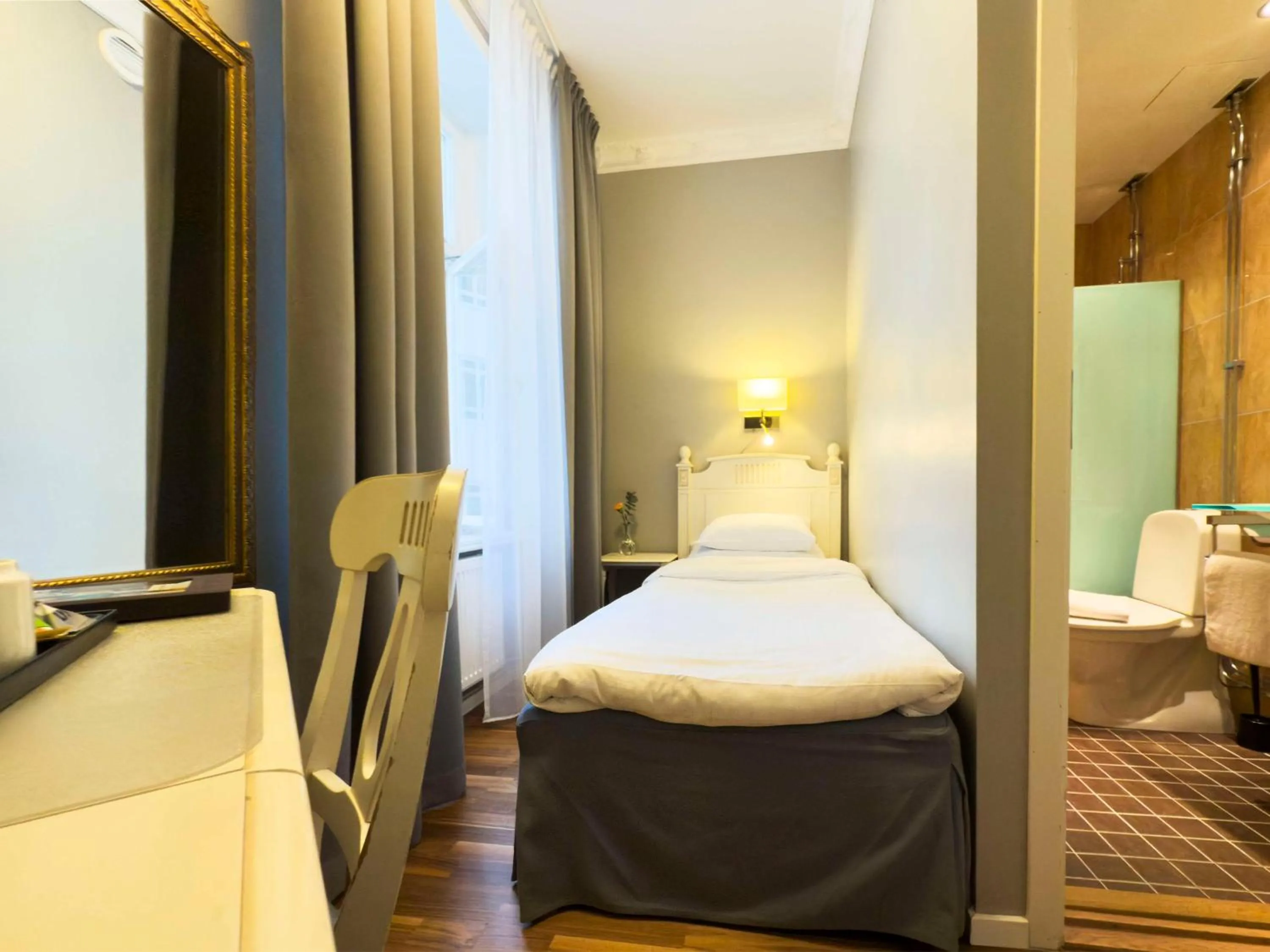 Bedroom, Bed in Best Western Hotel Bentleys