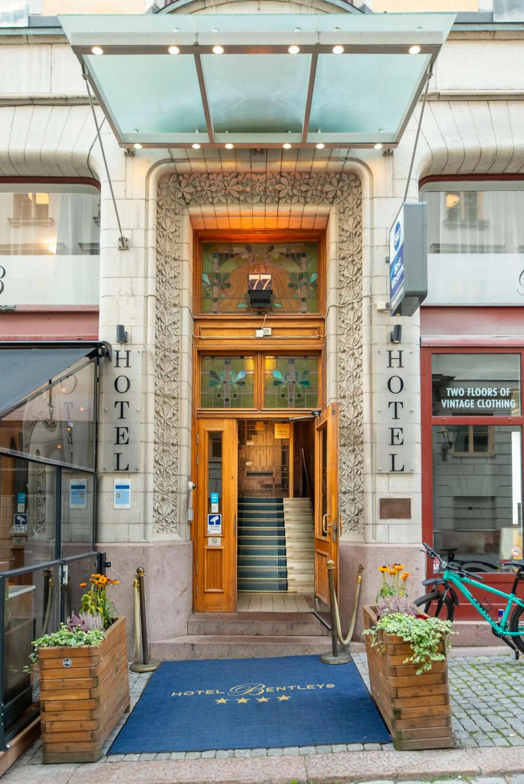 Property building in Best Western Hotel Bentleys