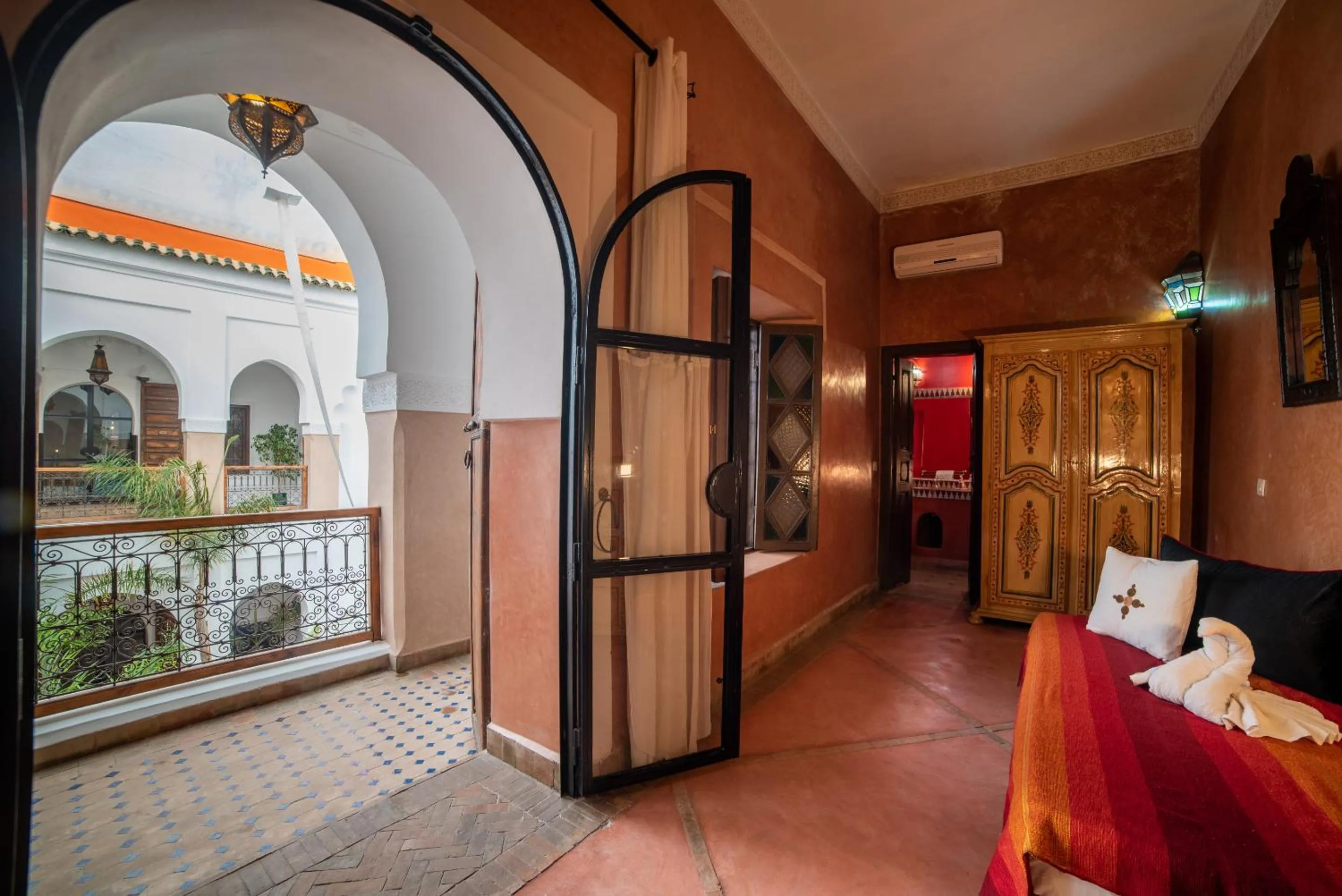 Bedroom, Bed in Riad Le Jardin de Lea, Suites & Spa