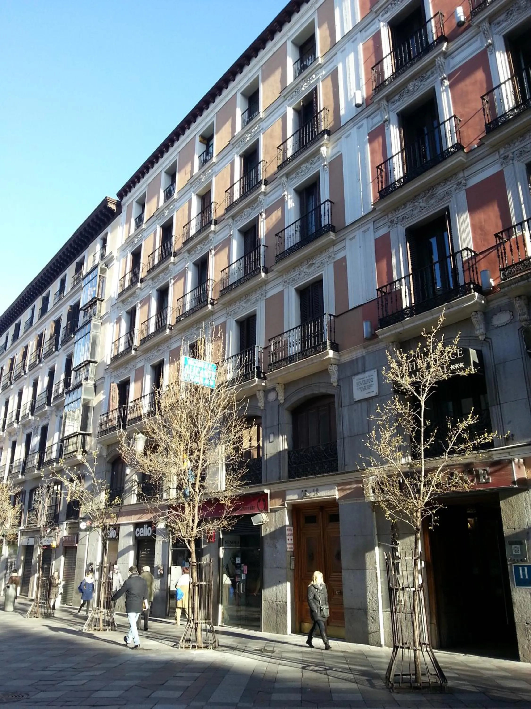 Facade/entrance in Hostal Alicante