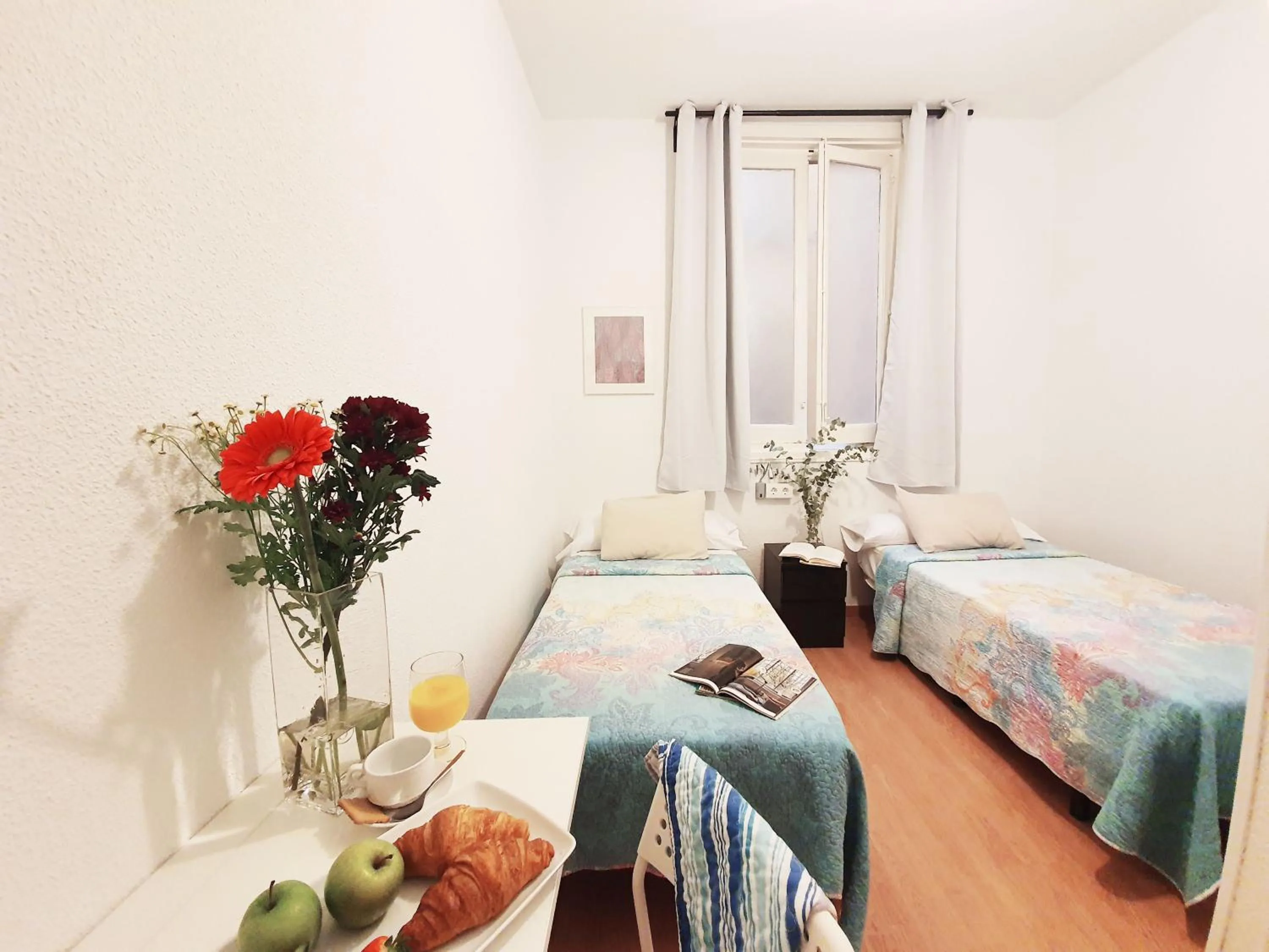 Photo of the whole room, Bed in Hostal Alicante