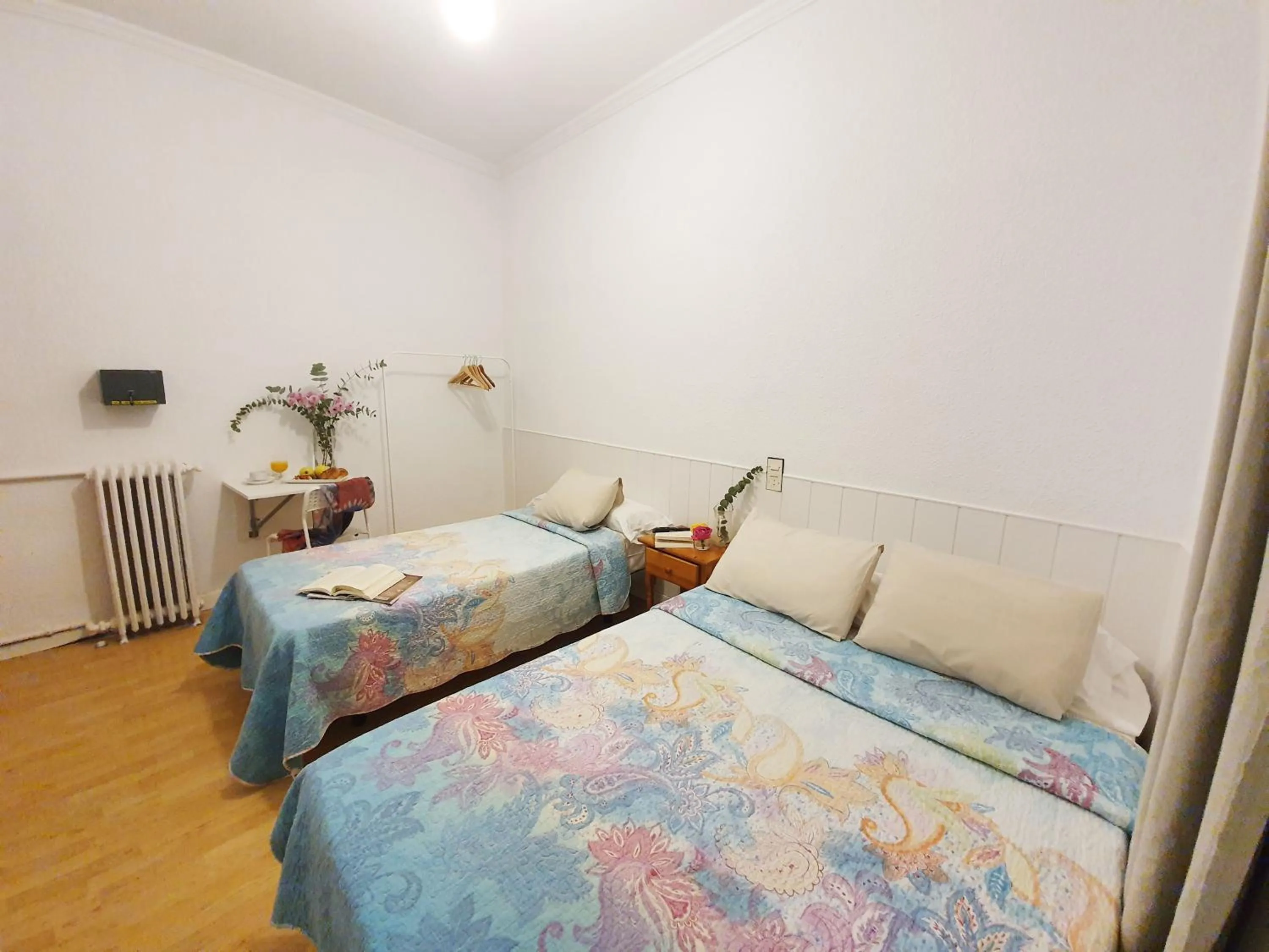 Photo of the whole room, Bed in Hostal Alicante