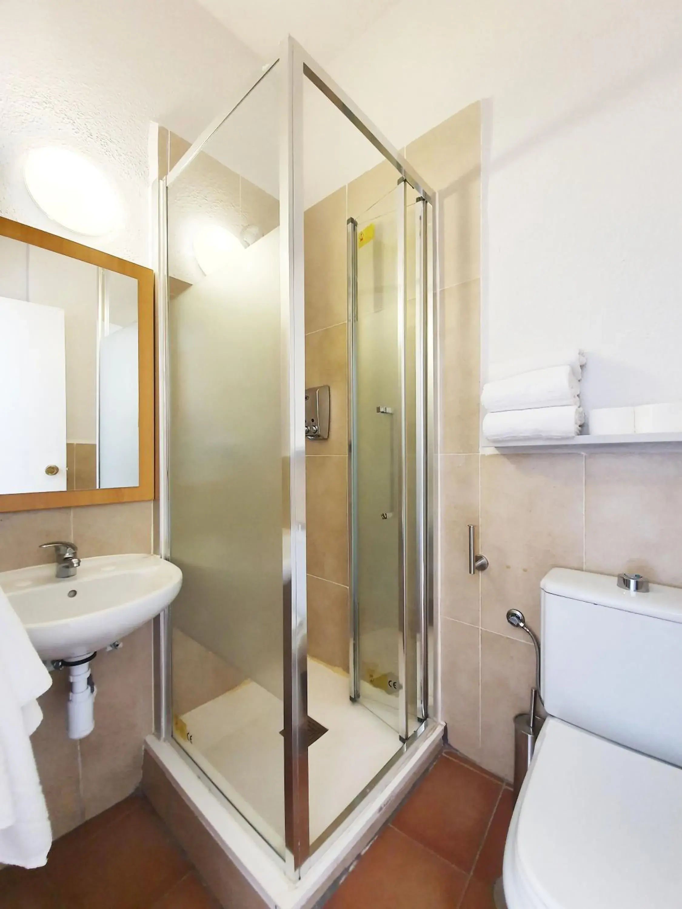 Bathroom in Hostal Alicante