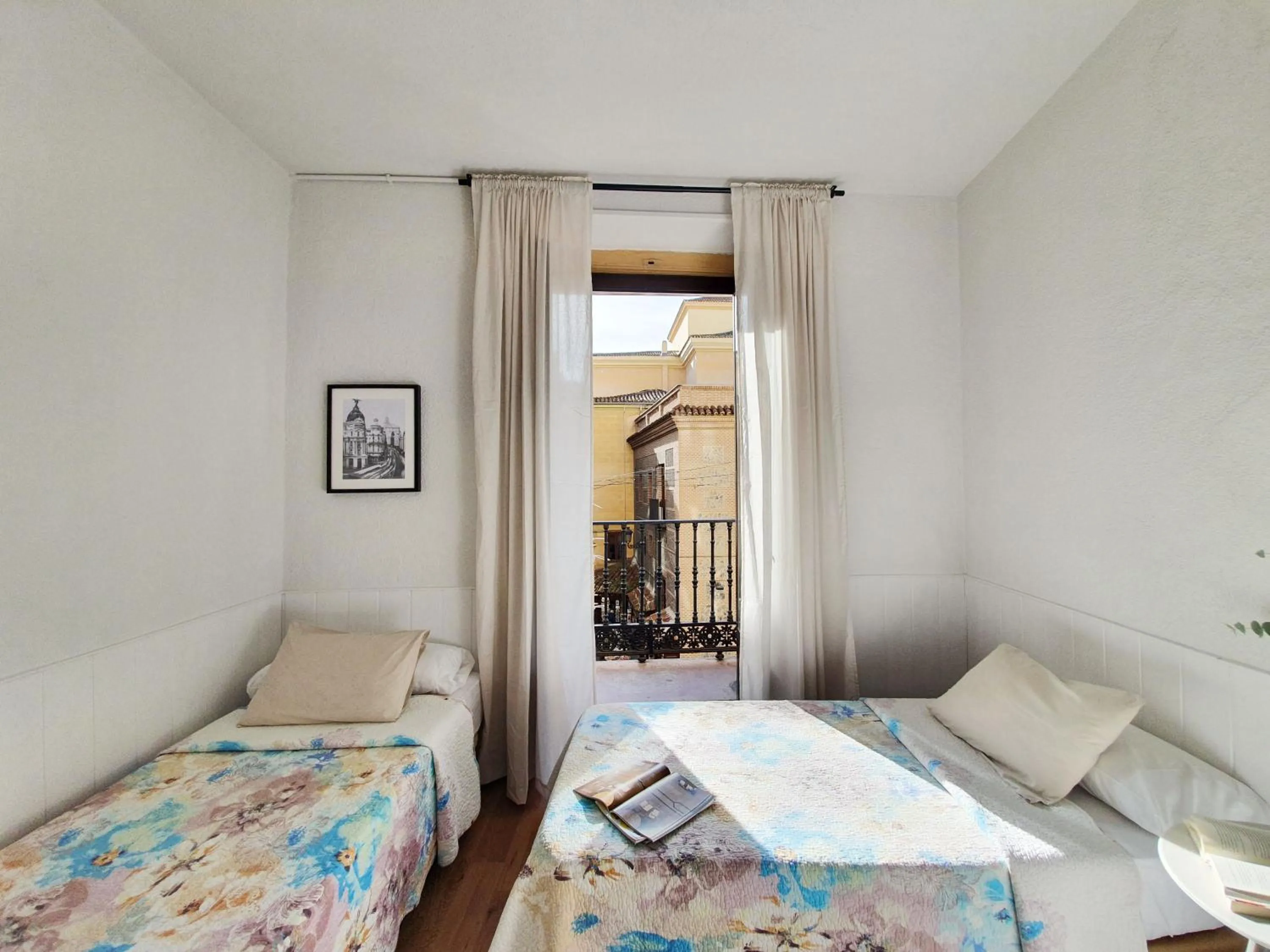 Bed in Hostal Alicante