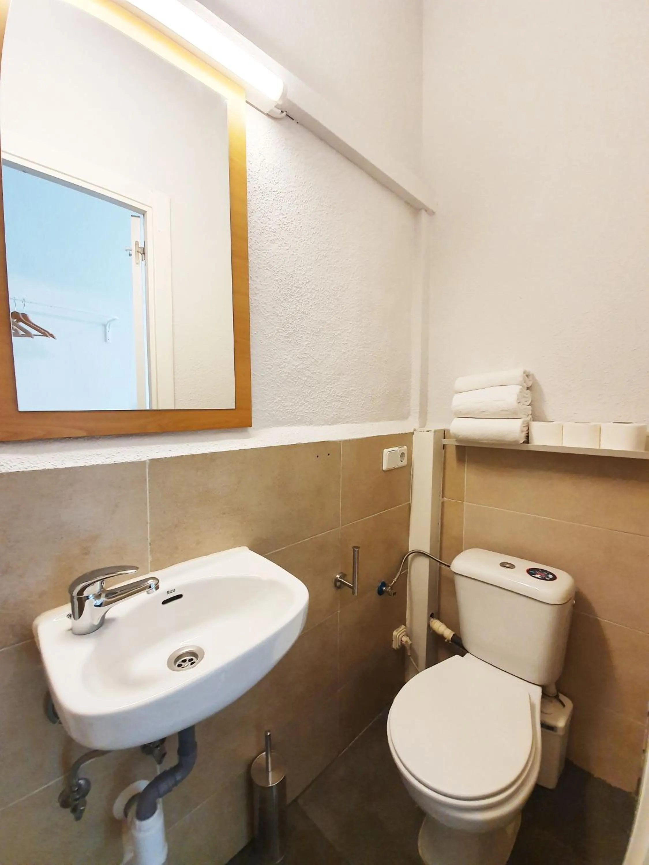 Bathroom in Hostal Alicante