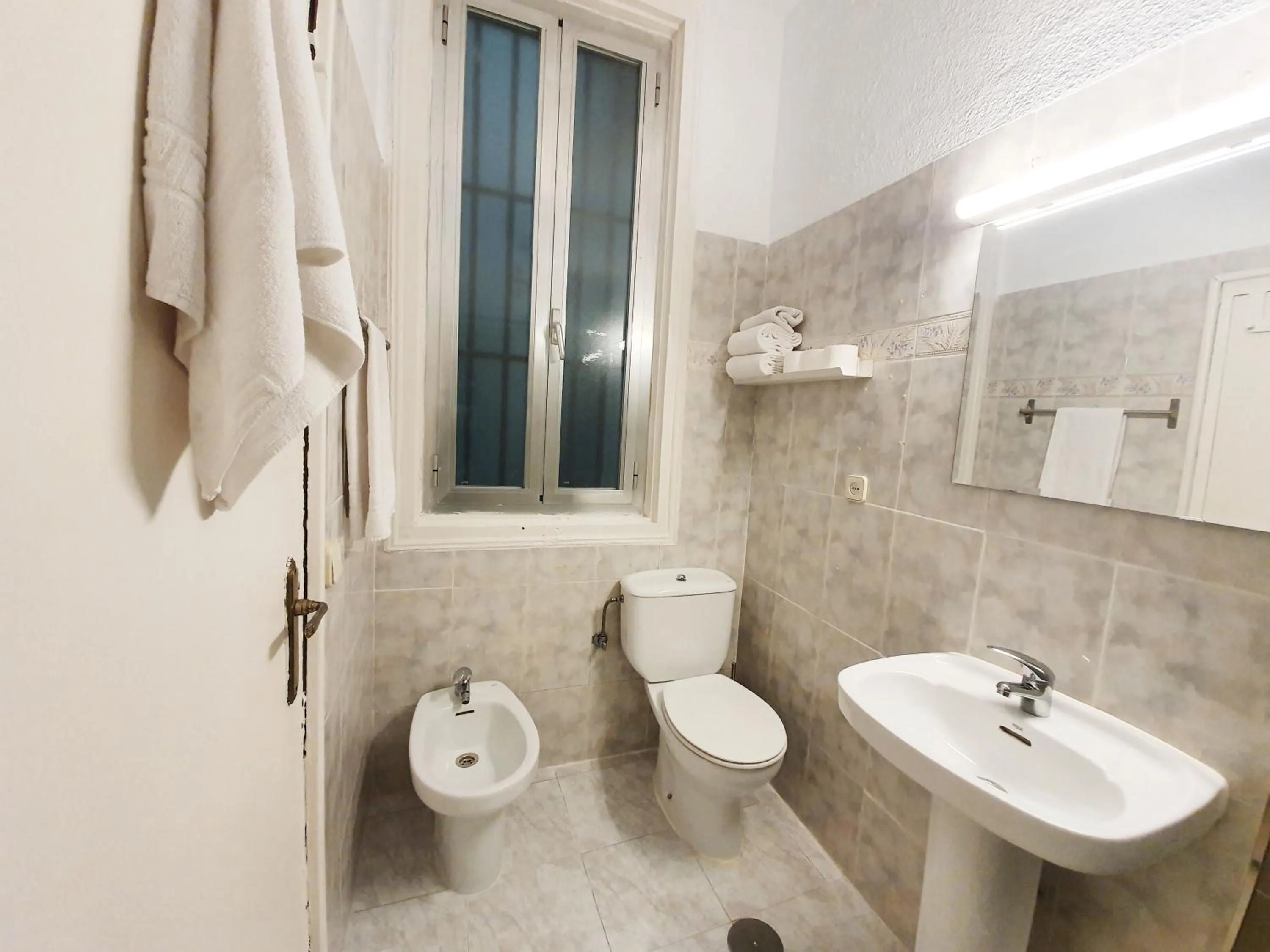 Bathroom in Hostal Alicante