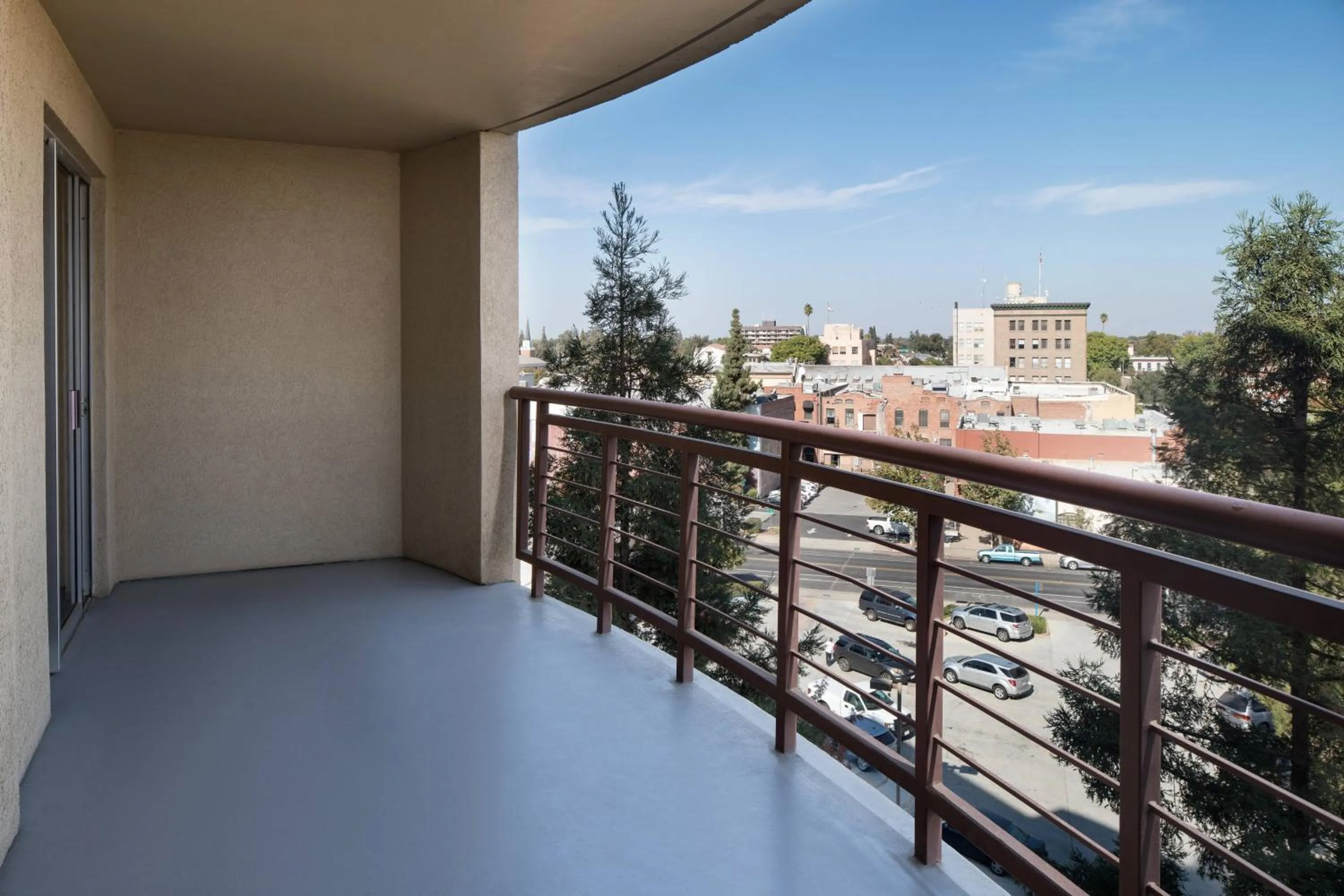 Photo of the whole room in Visalia Marriott at the Convention Center