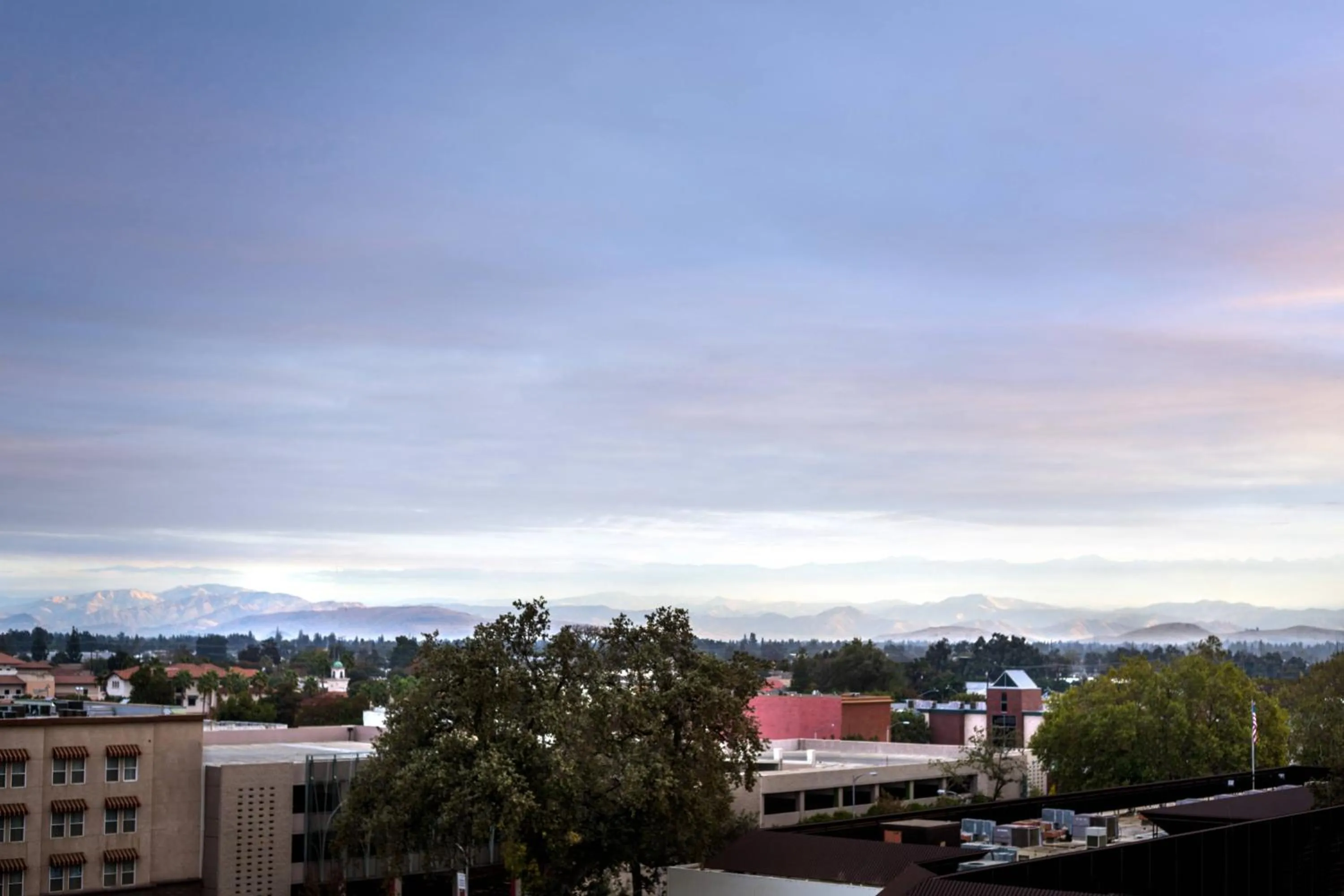 Photo of the whole room in Visalia Marriott at the Convention Center