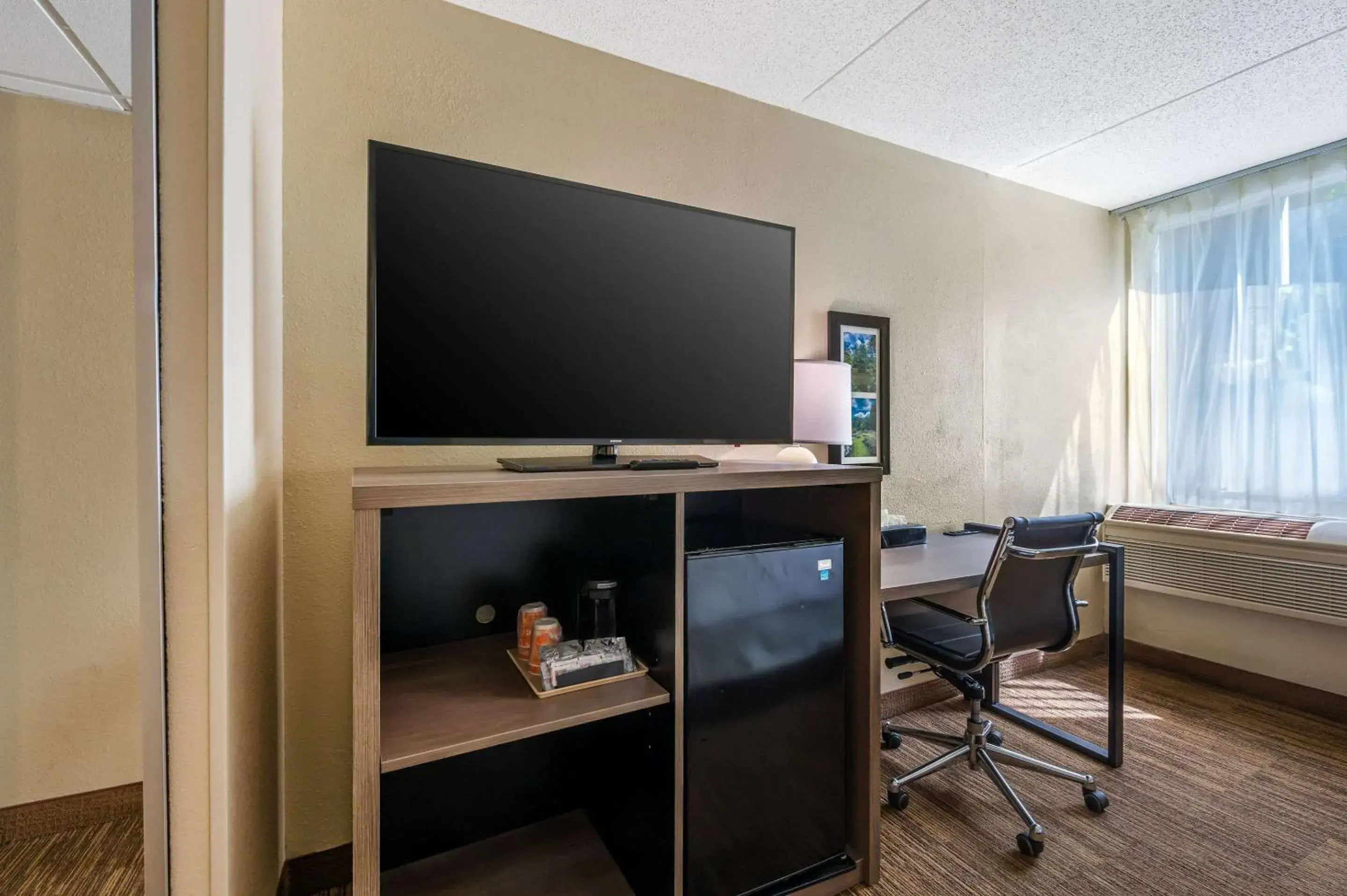 Bedroom in Comfort Inn & Suites East Hartford - Hartford Bedroom in Comfort Inn & Suites East Hartford - Hartford