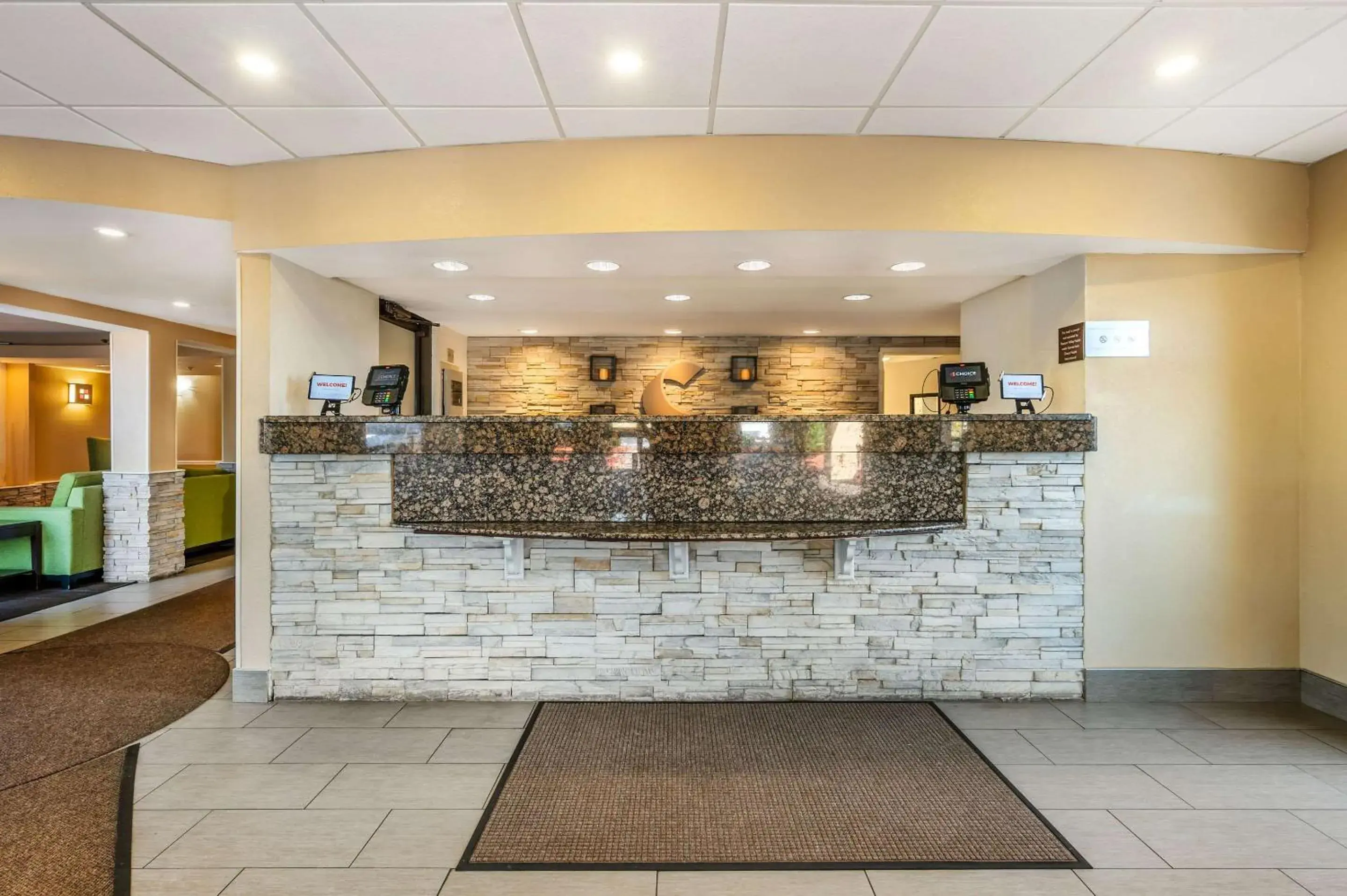 Lobby or reception in Comfort Inn & Suites East Hartford - Hartford Lobby or reception in Comfort Inn & Suites East Hartford - Hartford