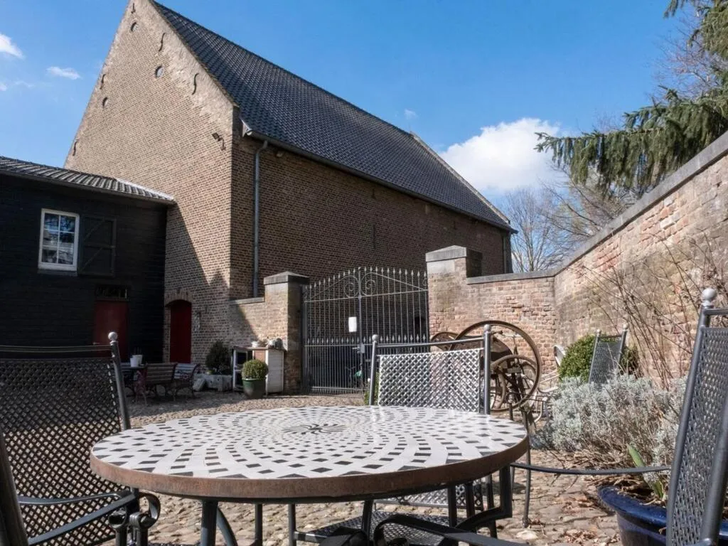 Balcony/Terrace, Property Building in Spacious Apartment near Town Center in Mesch