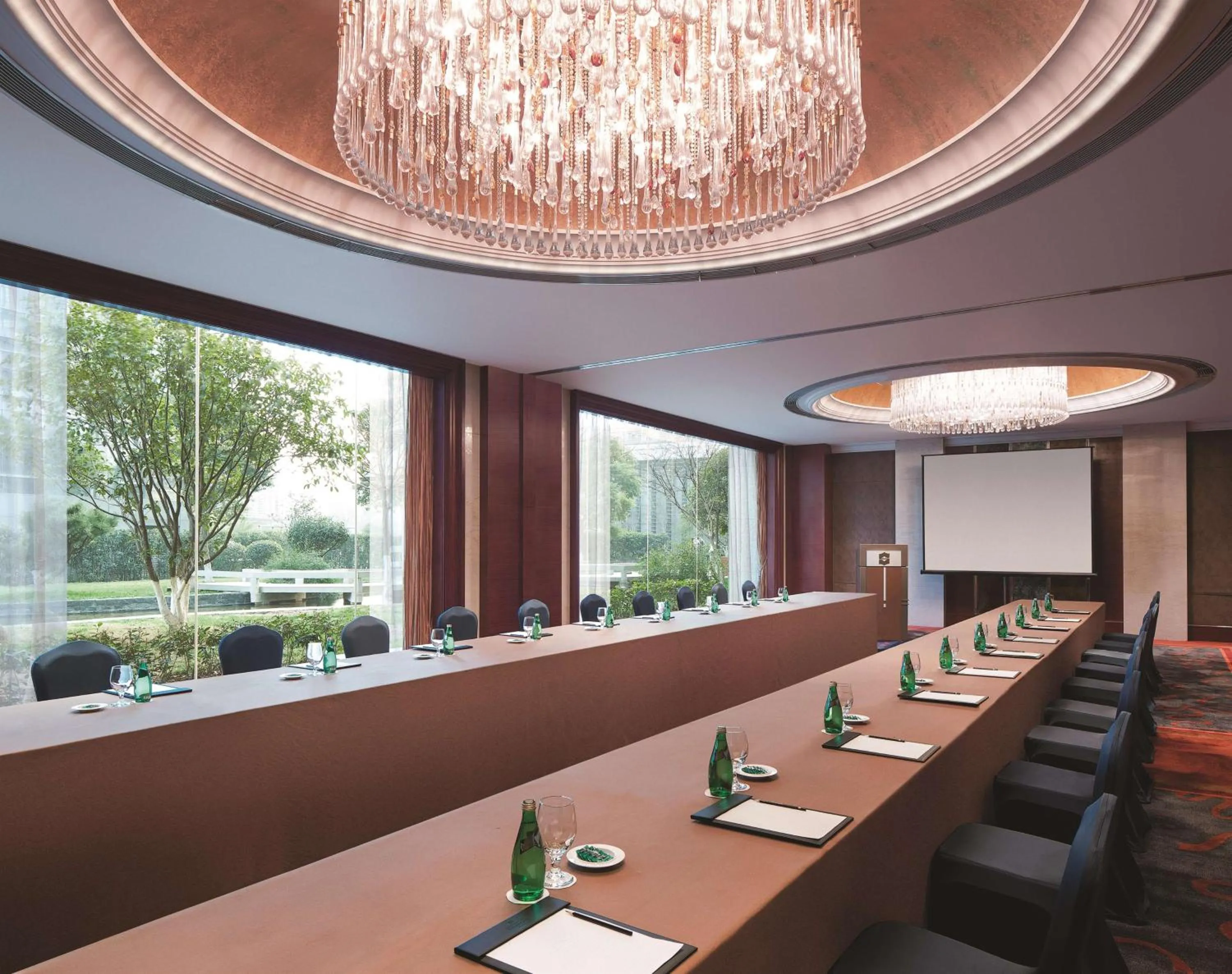 Photo of the whole room in Shangri-La Suzhou