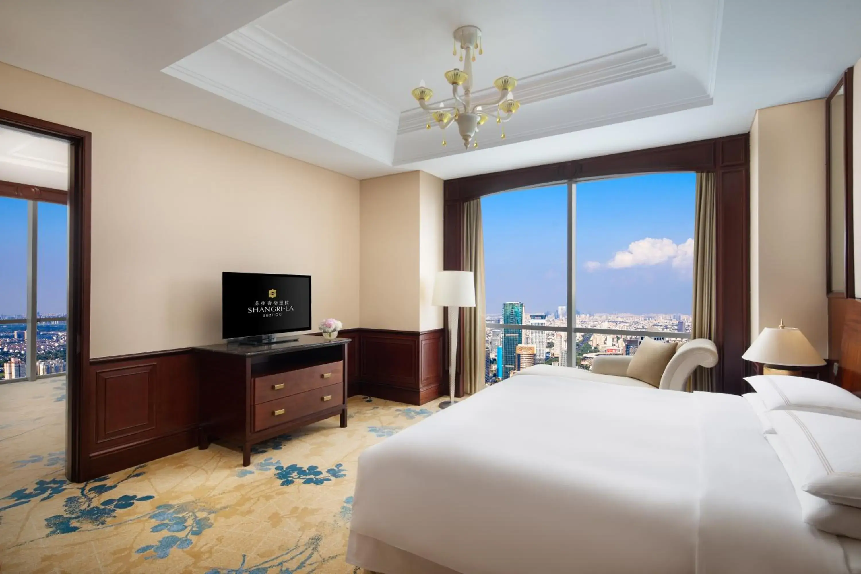 Bed in Shangri-La Suzhou Bed in Shangri-La Suzhou