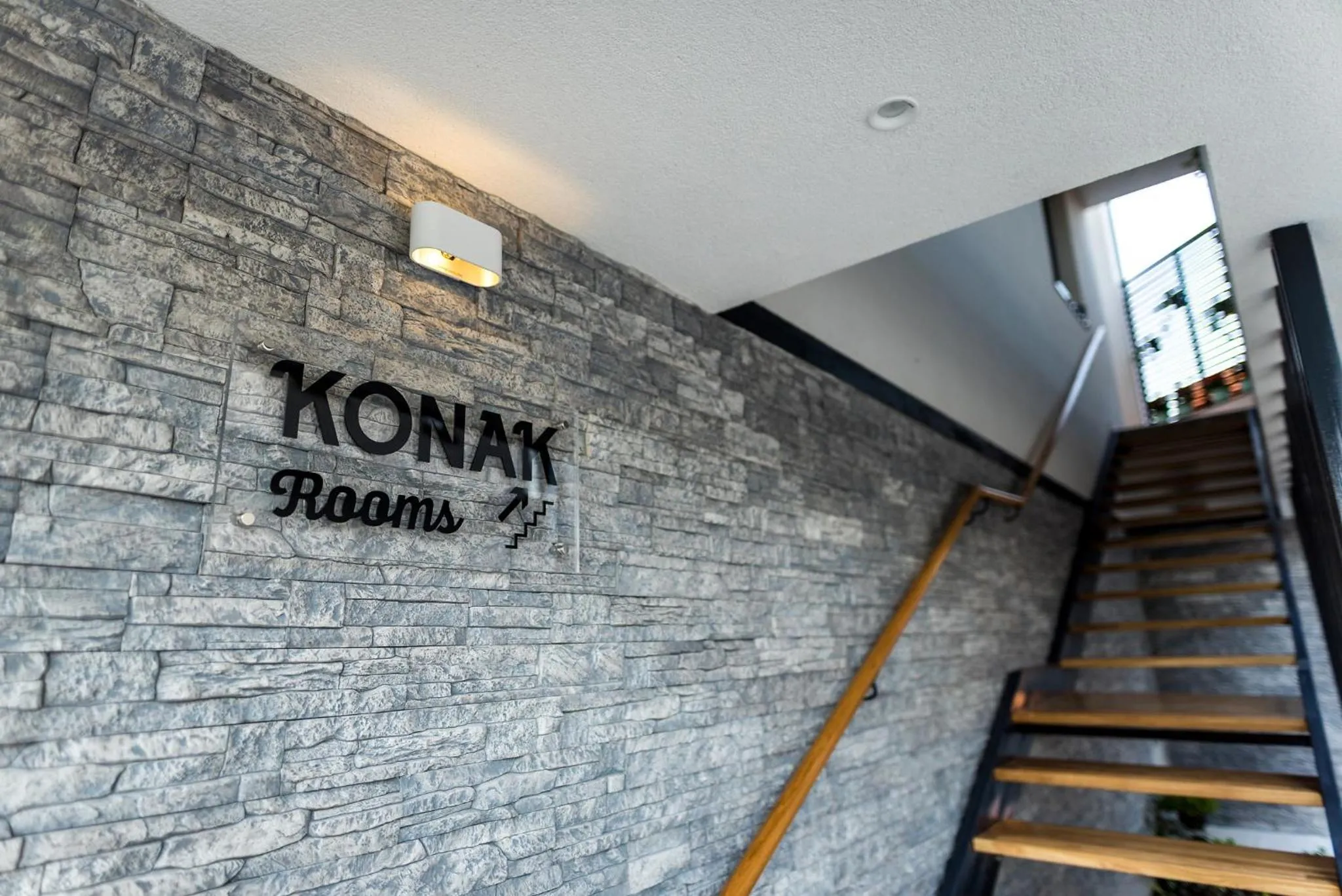 Property building in Konak na Uni