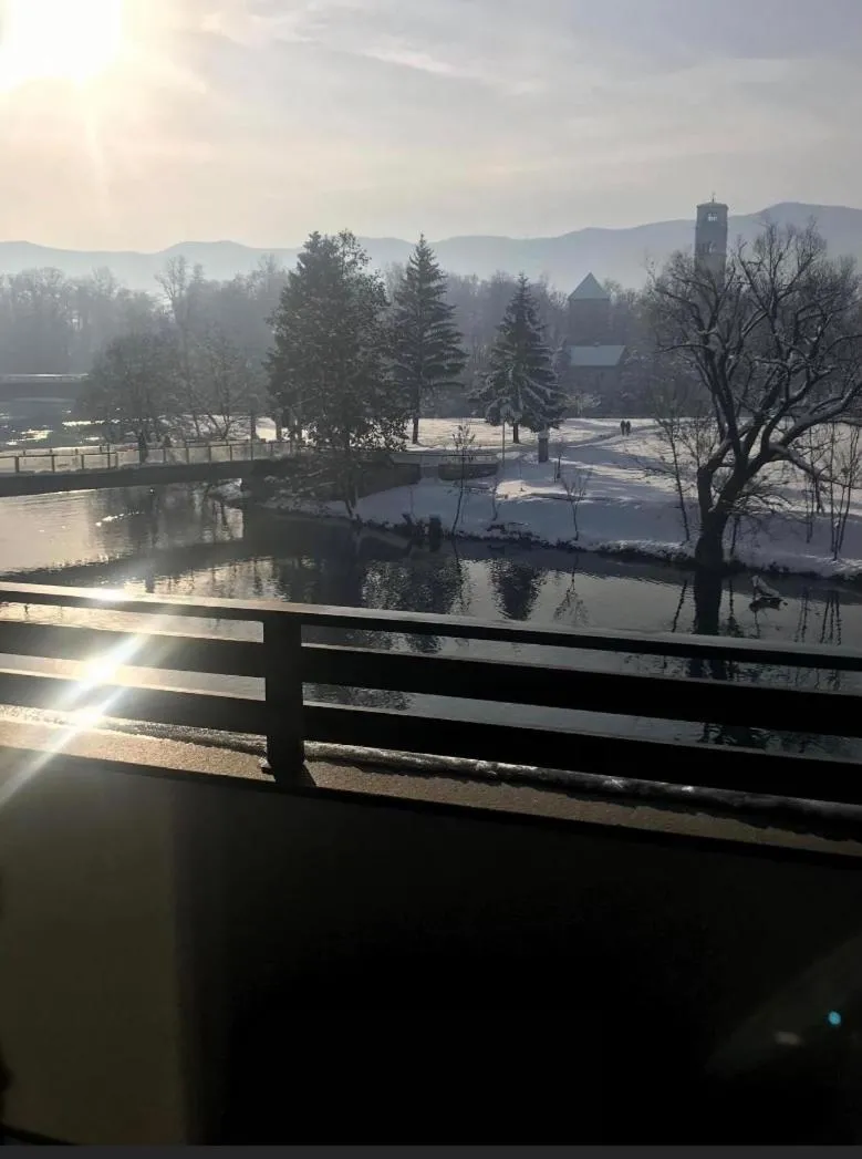 Konak na Uni