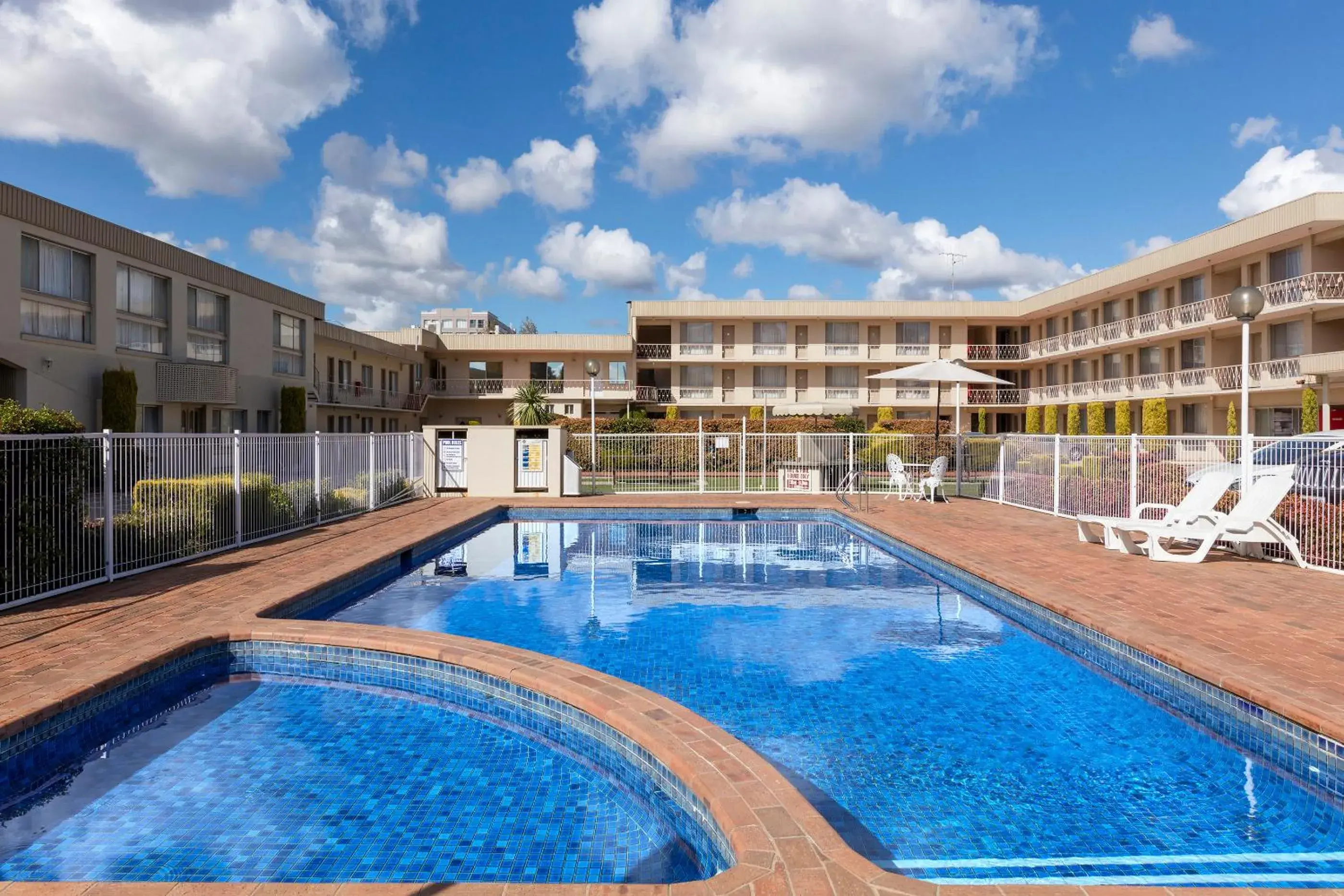 Swimming pool in BreakFree Queanbeyan Swimming pool in BreakFree Queanbeyan