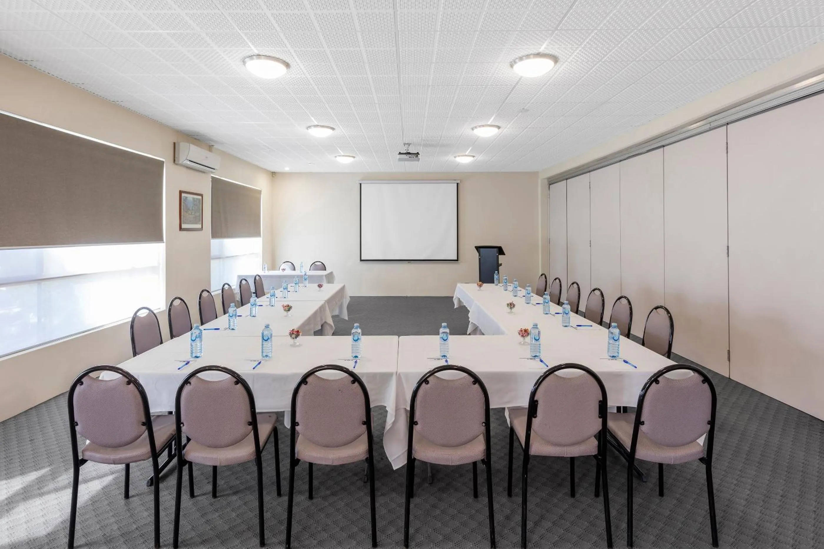 Meeting/conference room in BreakFree Queanbeyan