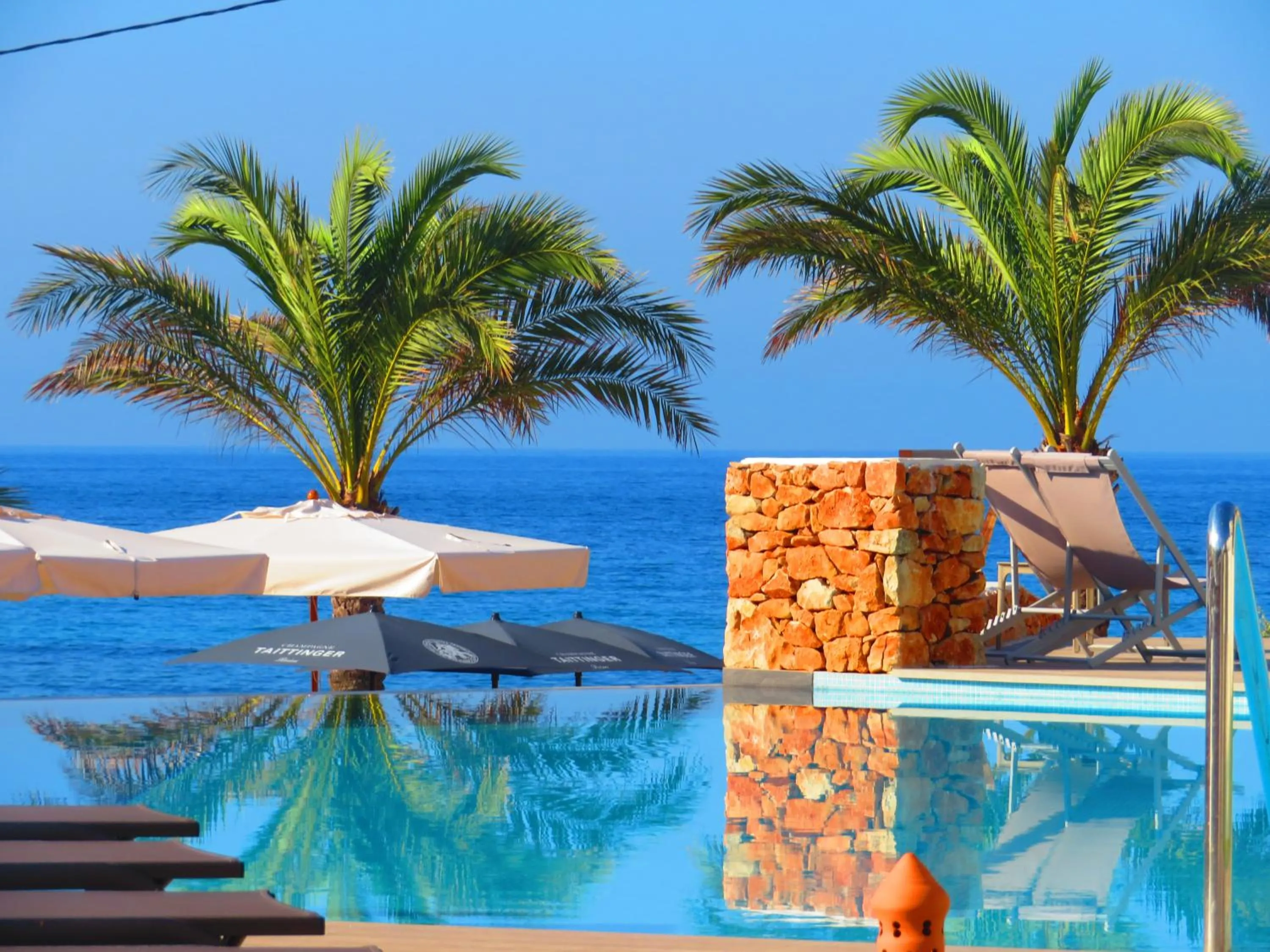 Swimming pool in HOTEL MAÑET