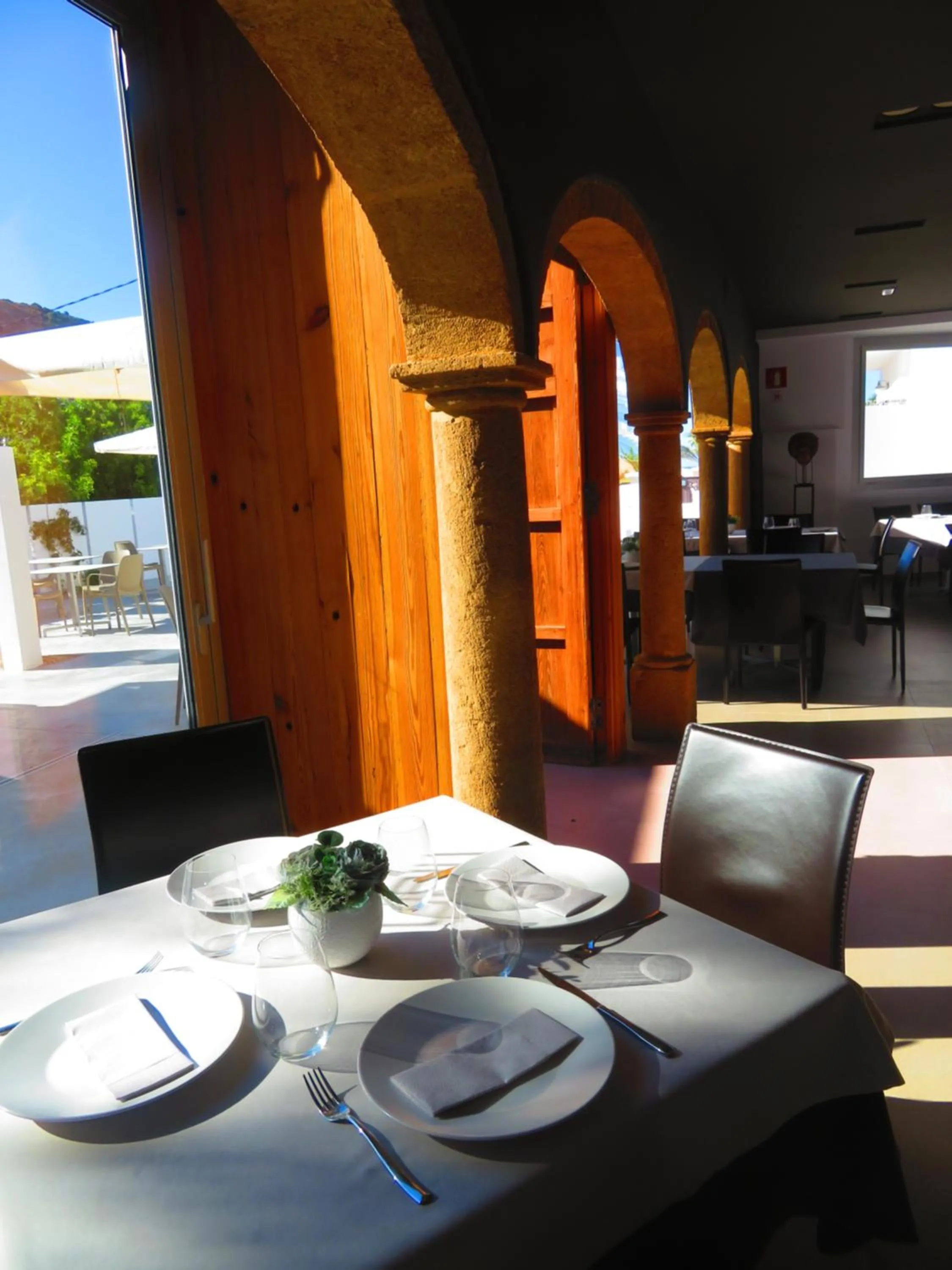 Restaurant/places to eat in HOTEL MAÑET