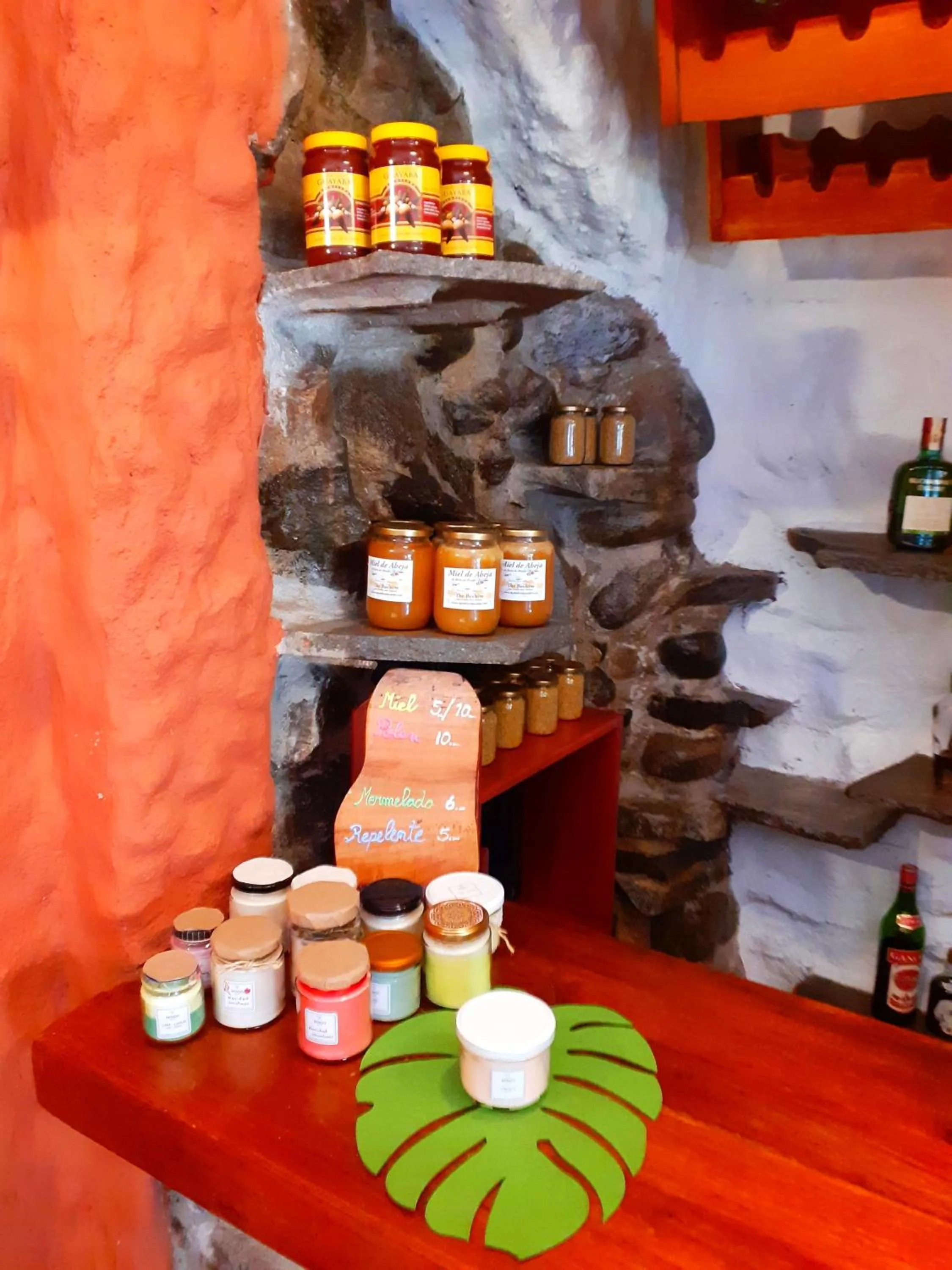 Coffee/tea facilities in CasKaffeSu Hotel and Restaurant Mindo