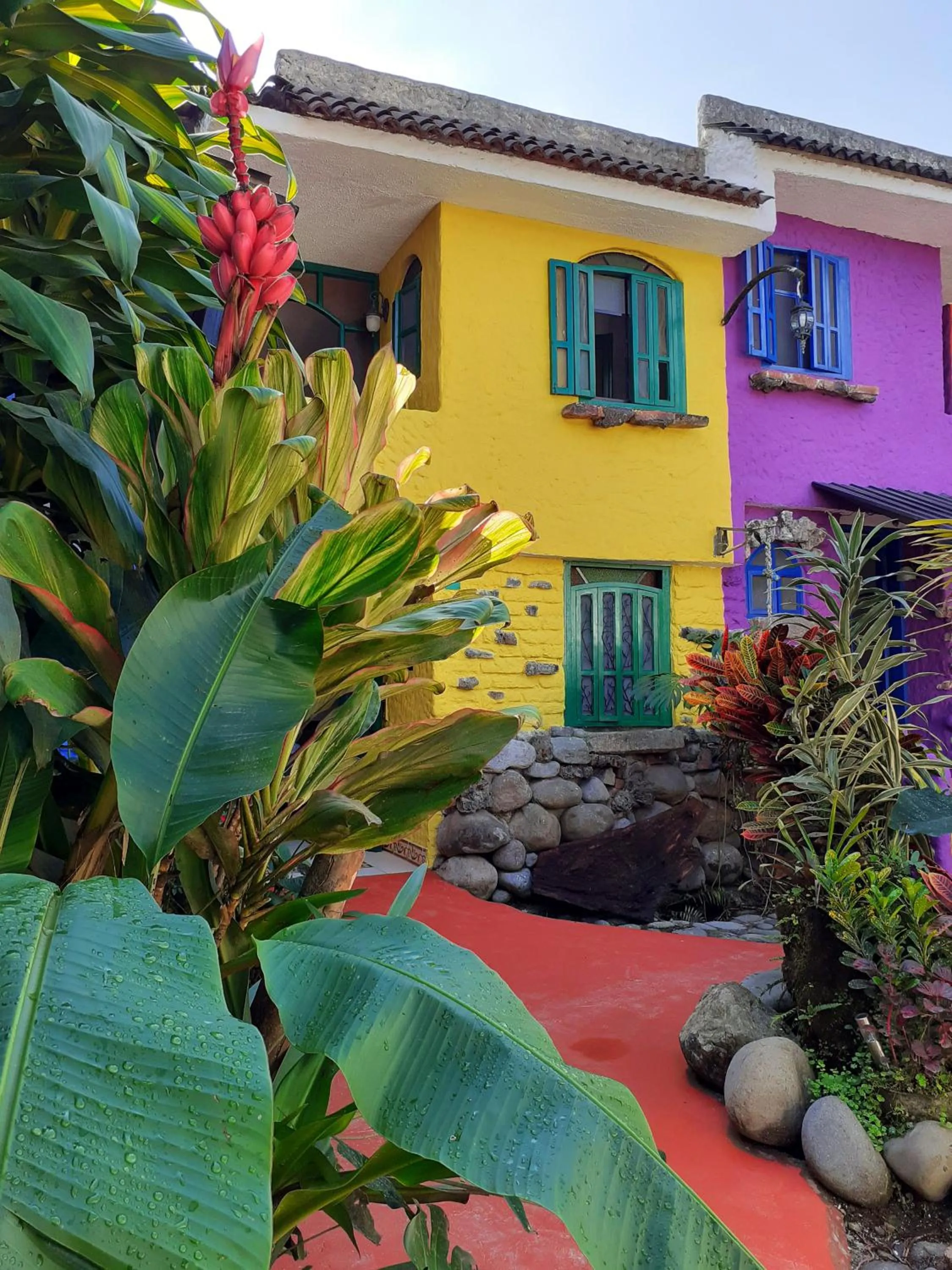 Property building in CasKaffeSu Hotel and Restaurant Mindo