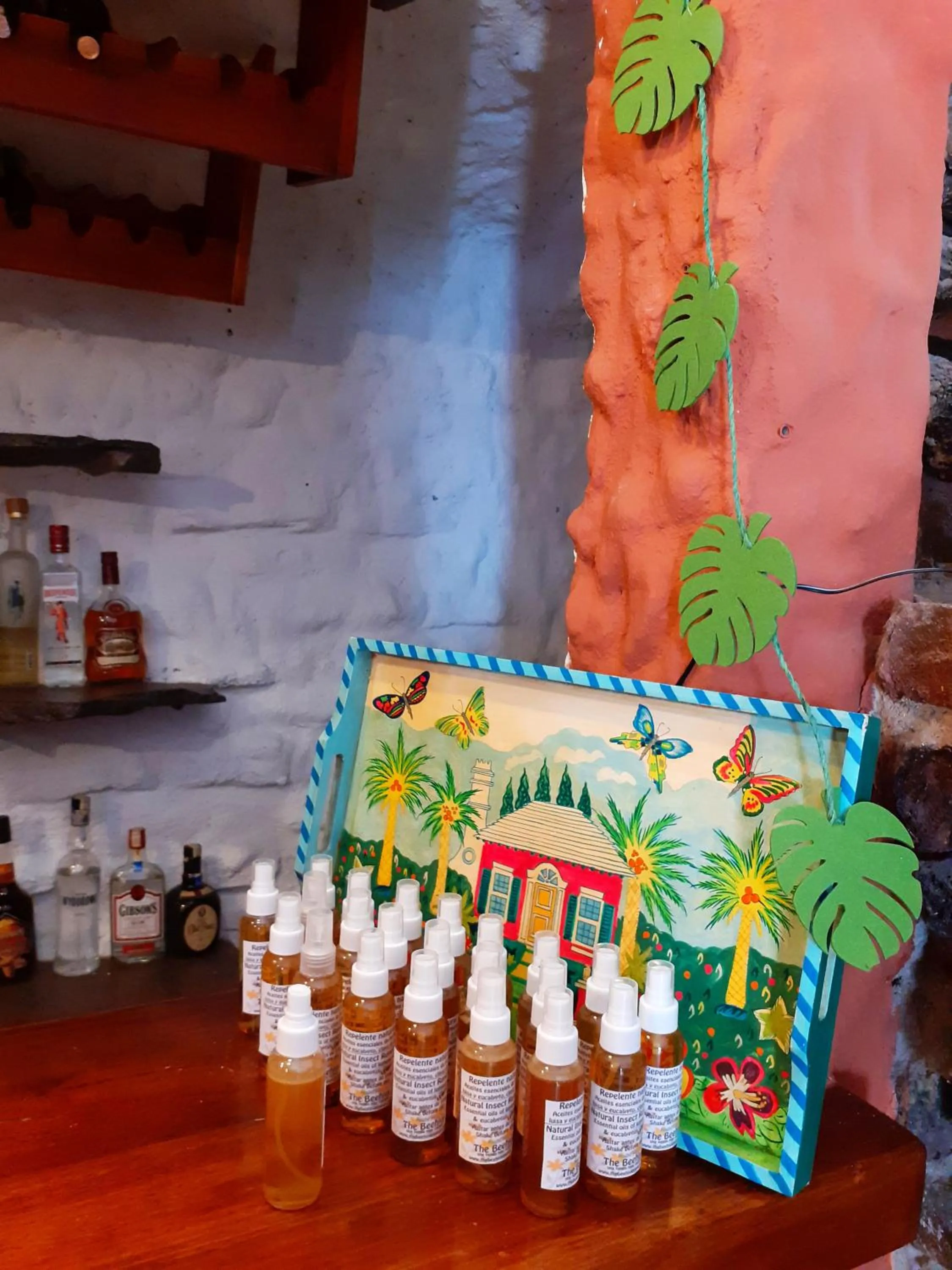 Shopping Area in CasKaffeSu Hotel and Restaurant Mindo