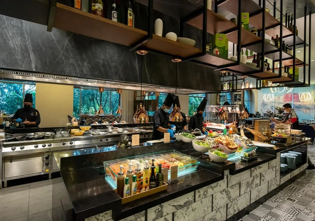 Restaurant/places to eat in Sama Sama Hotel KLIA