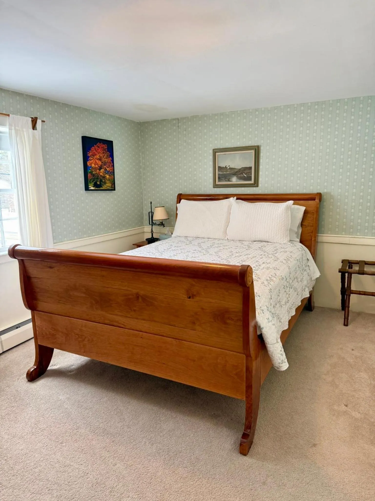 Bed in Colonel Spencer Inn