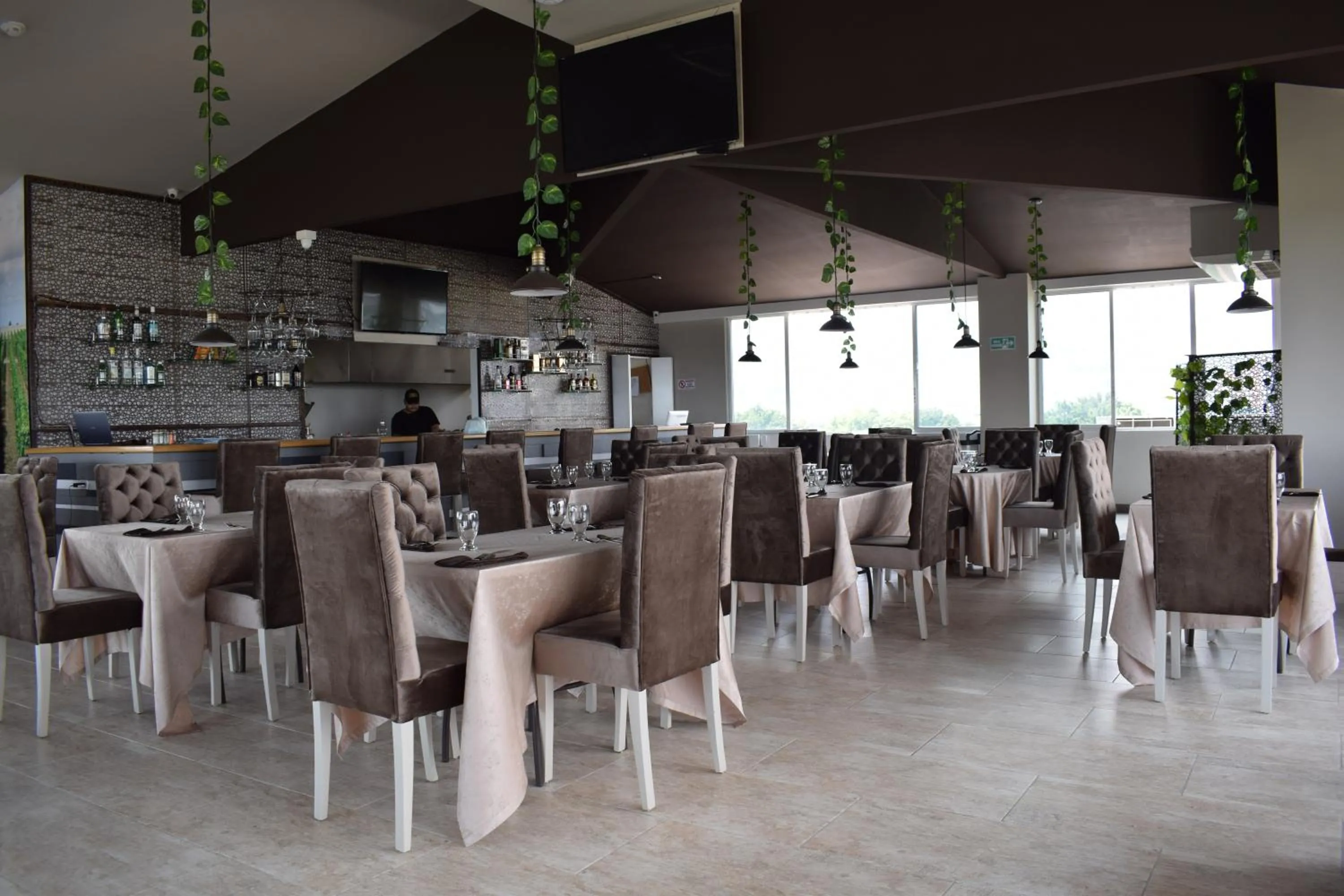 Restaurant/places to eat in Hotel Marrakech Cali