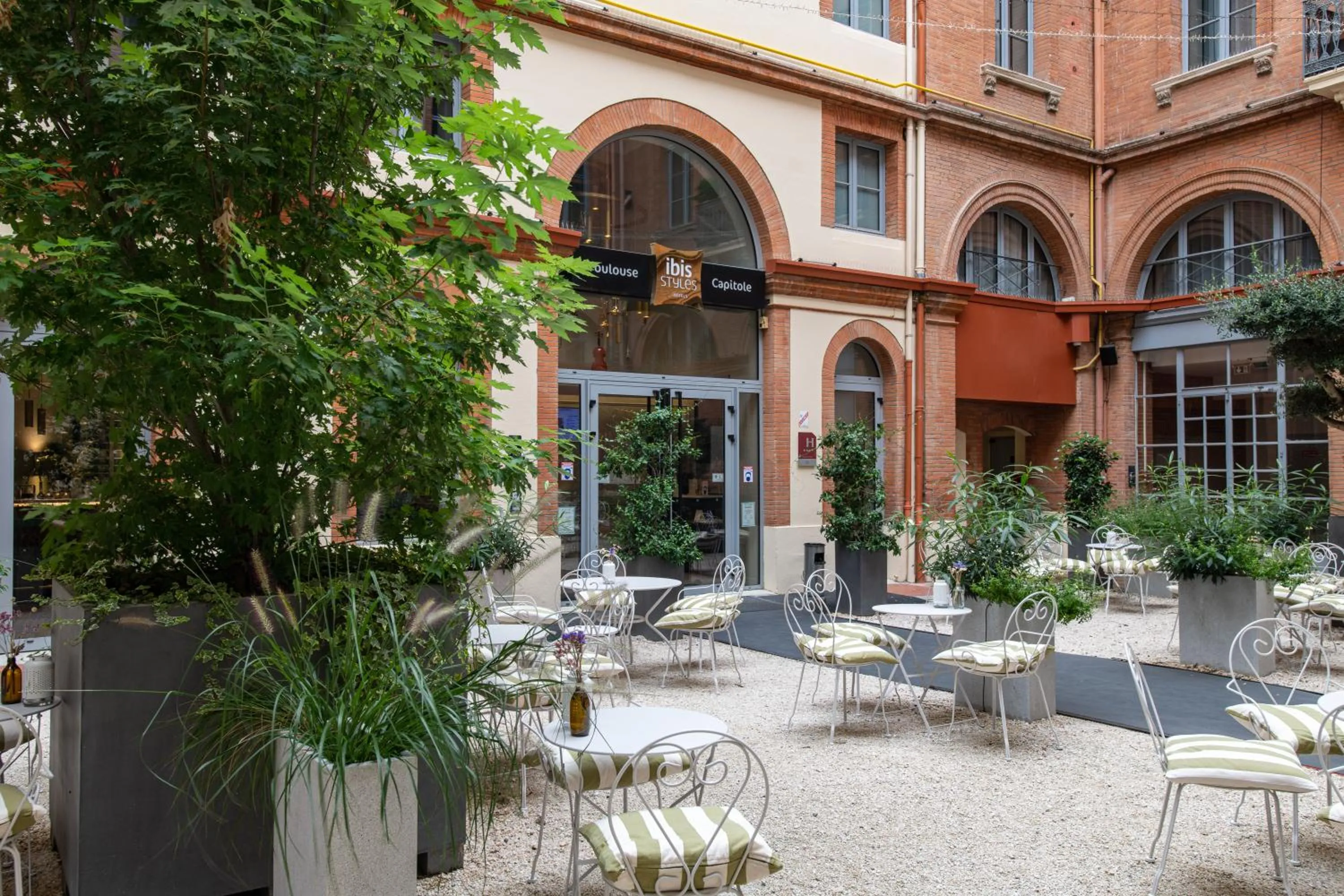 Patio in Ibis Styles Toulouse Capitole