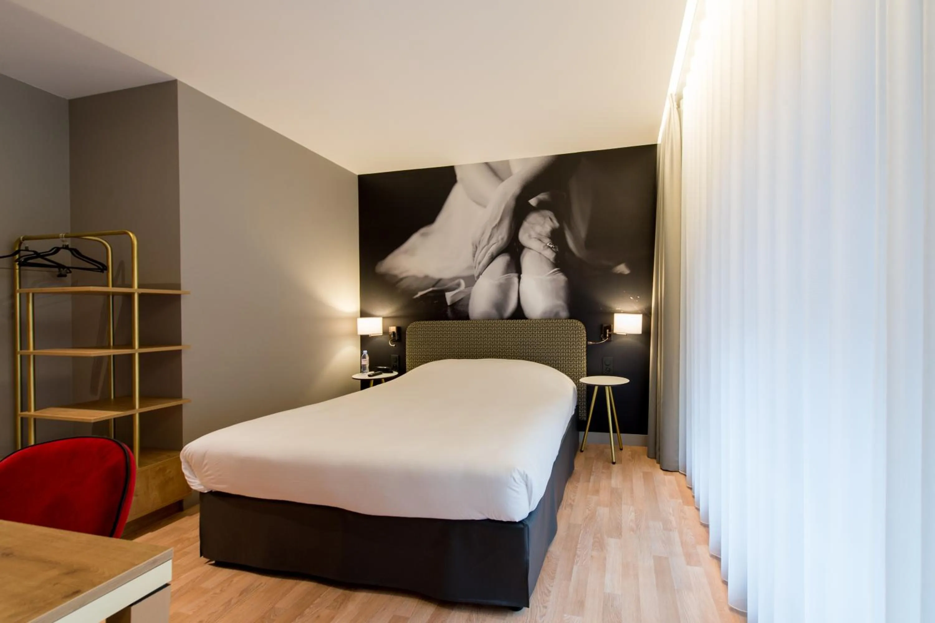 Photo of the whole room, Bed in Ibis Styles Toulouse Capitole