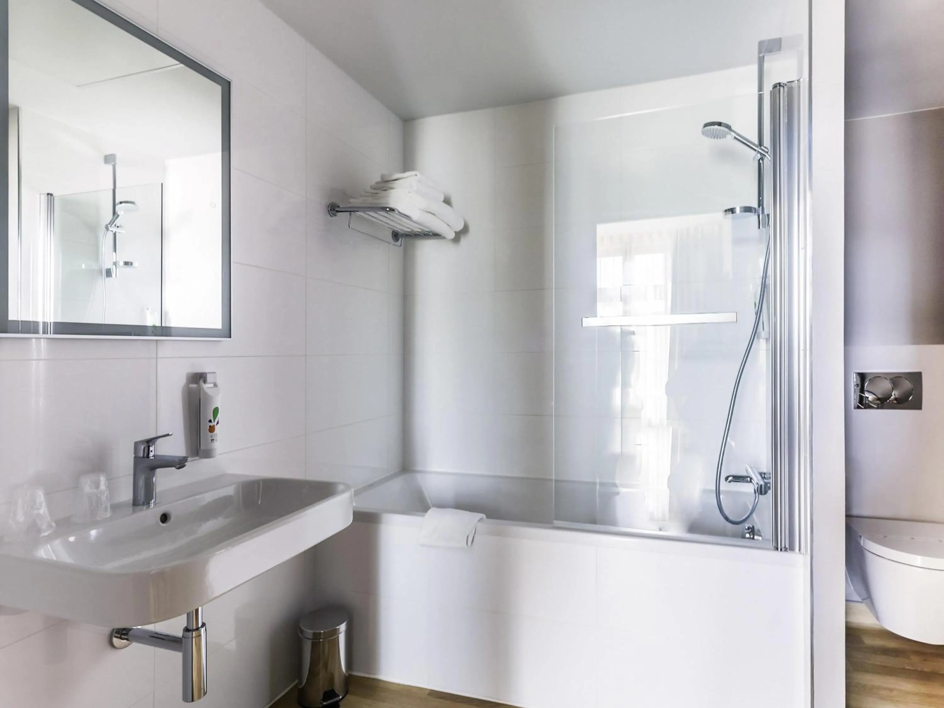 Bedroom in Ibis Styles Toulouse Capitole