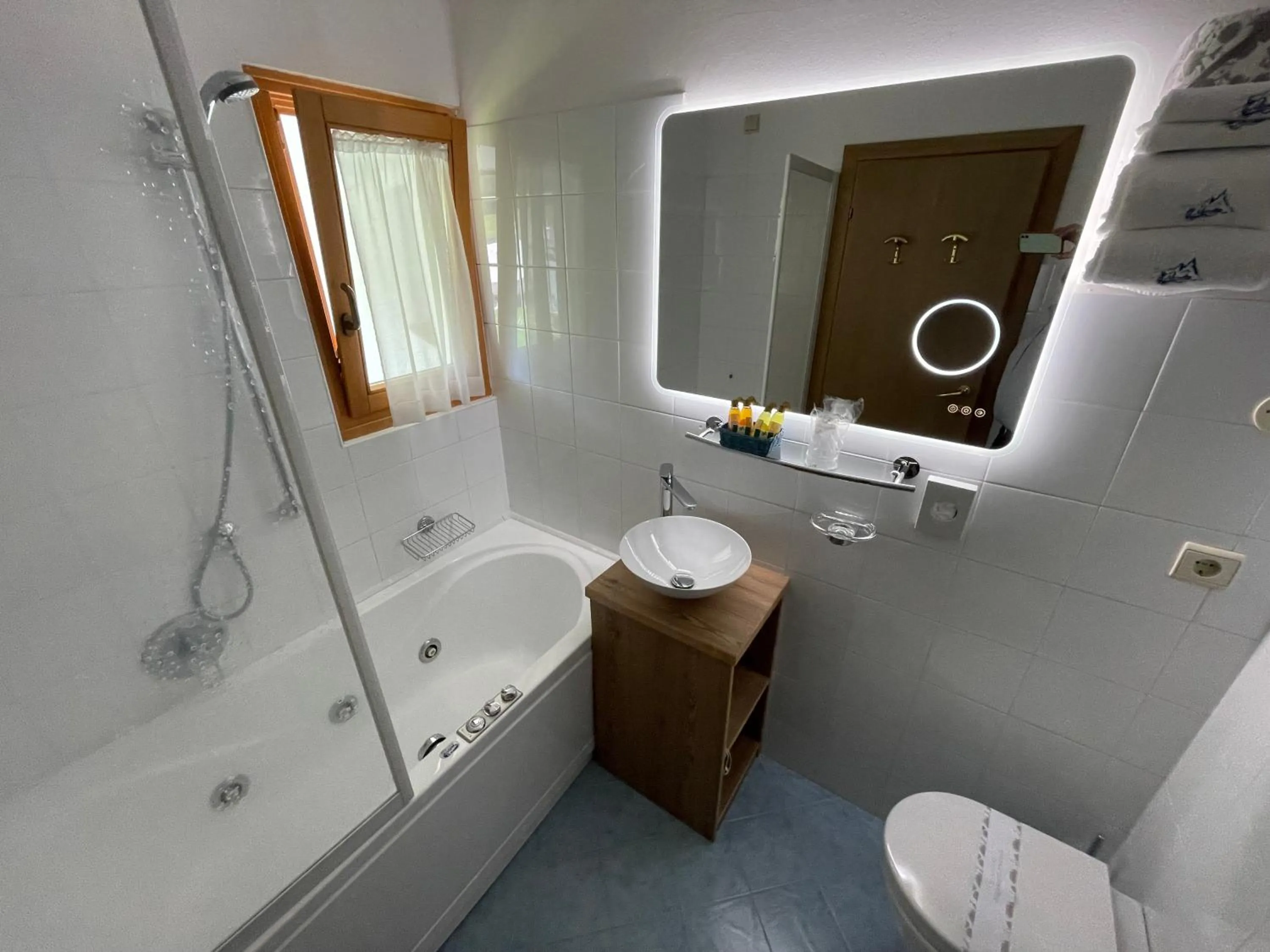 Bath in Hotel Meisules