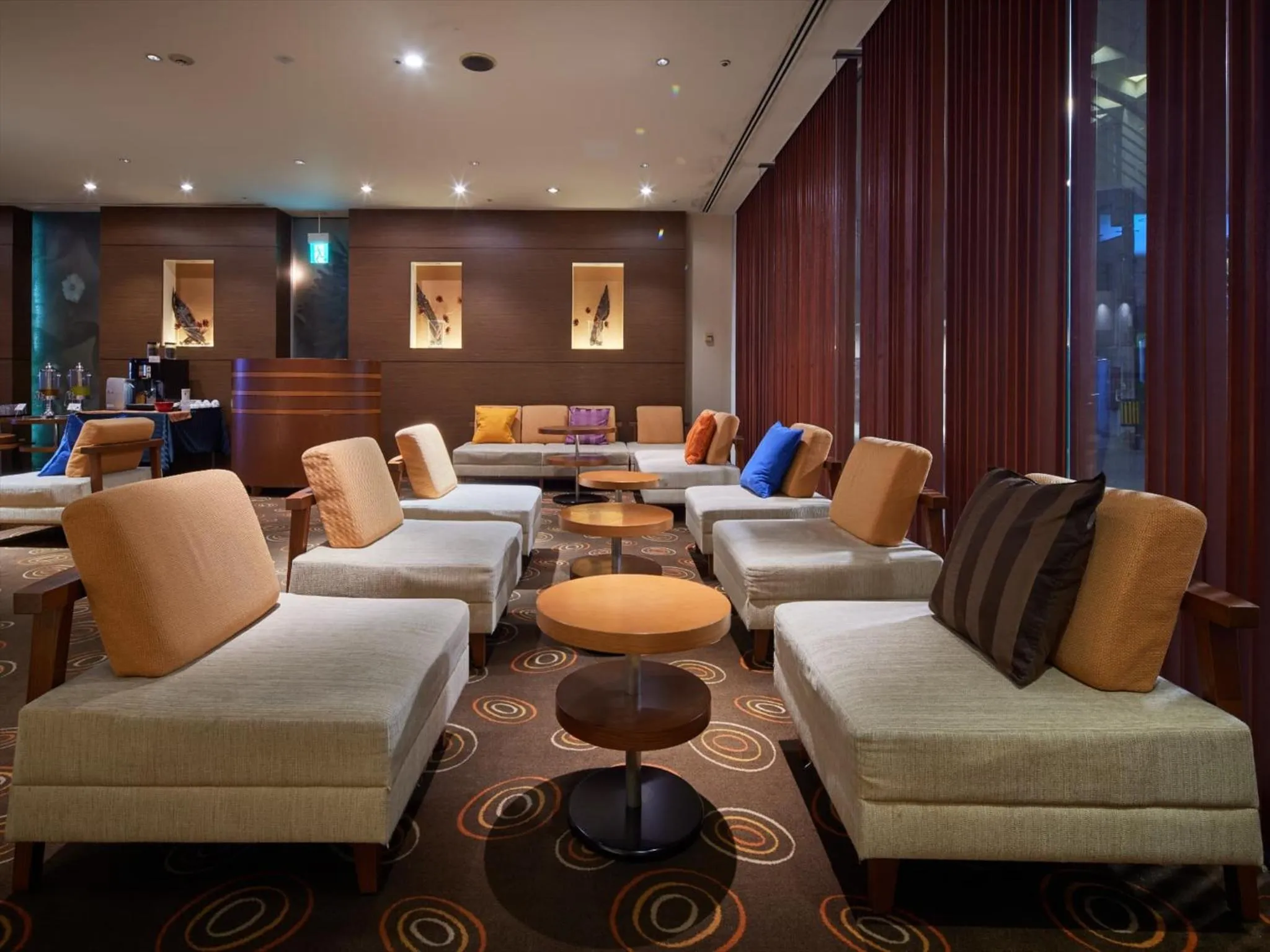 Communal lounge/ TV room in Okinawa NaHaNa Hotel & Spa