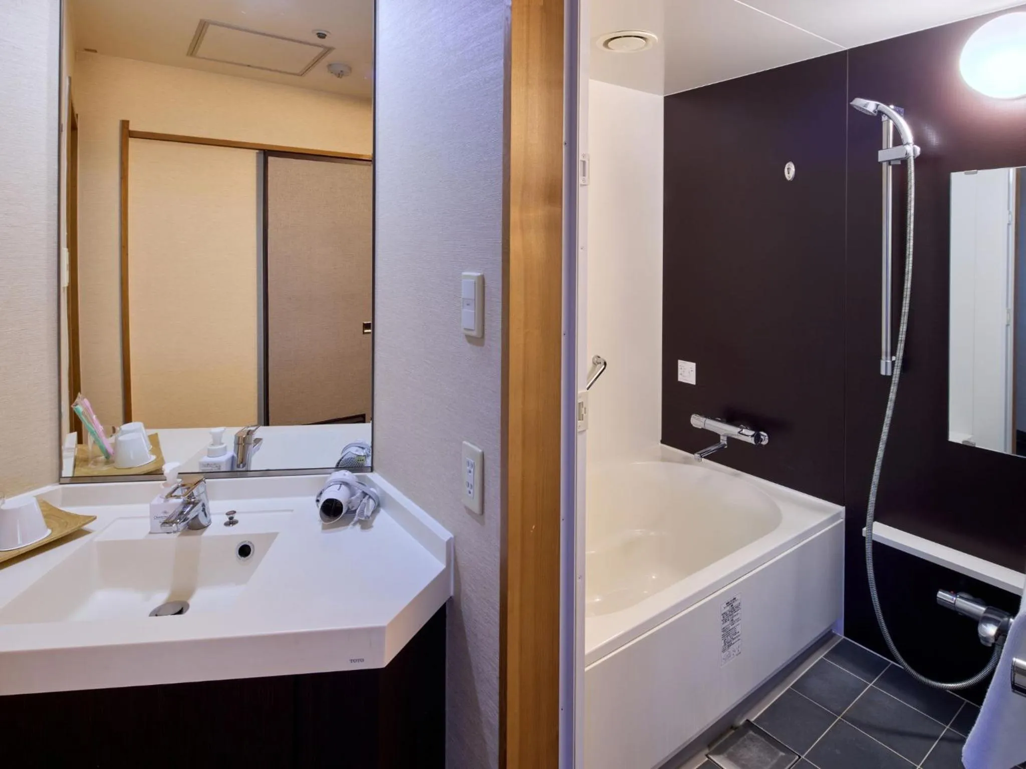 Bathroom in Okinawa NaHaNa Hotel & Spa