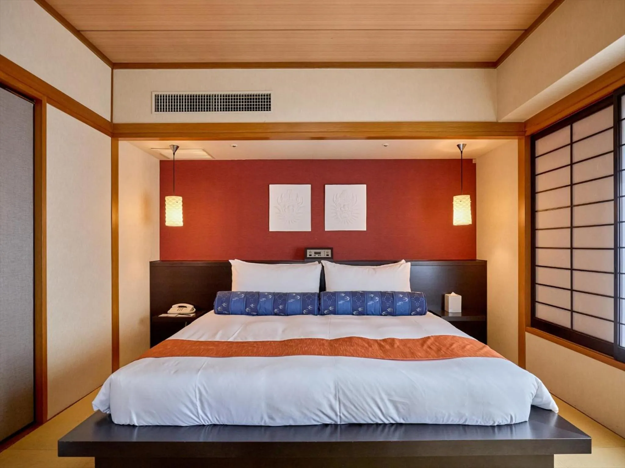 Bed in Okinawa NaHaNa Hotel & Spa