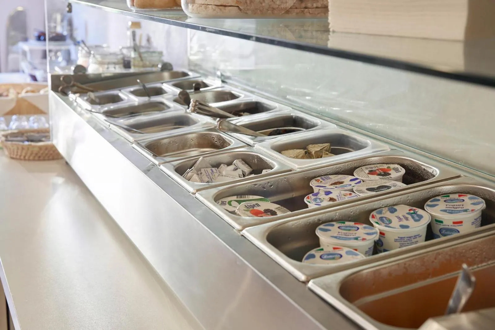 Buffet breakfast in Hotel Villaguarda Prosecco Area