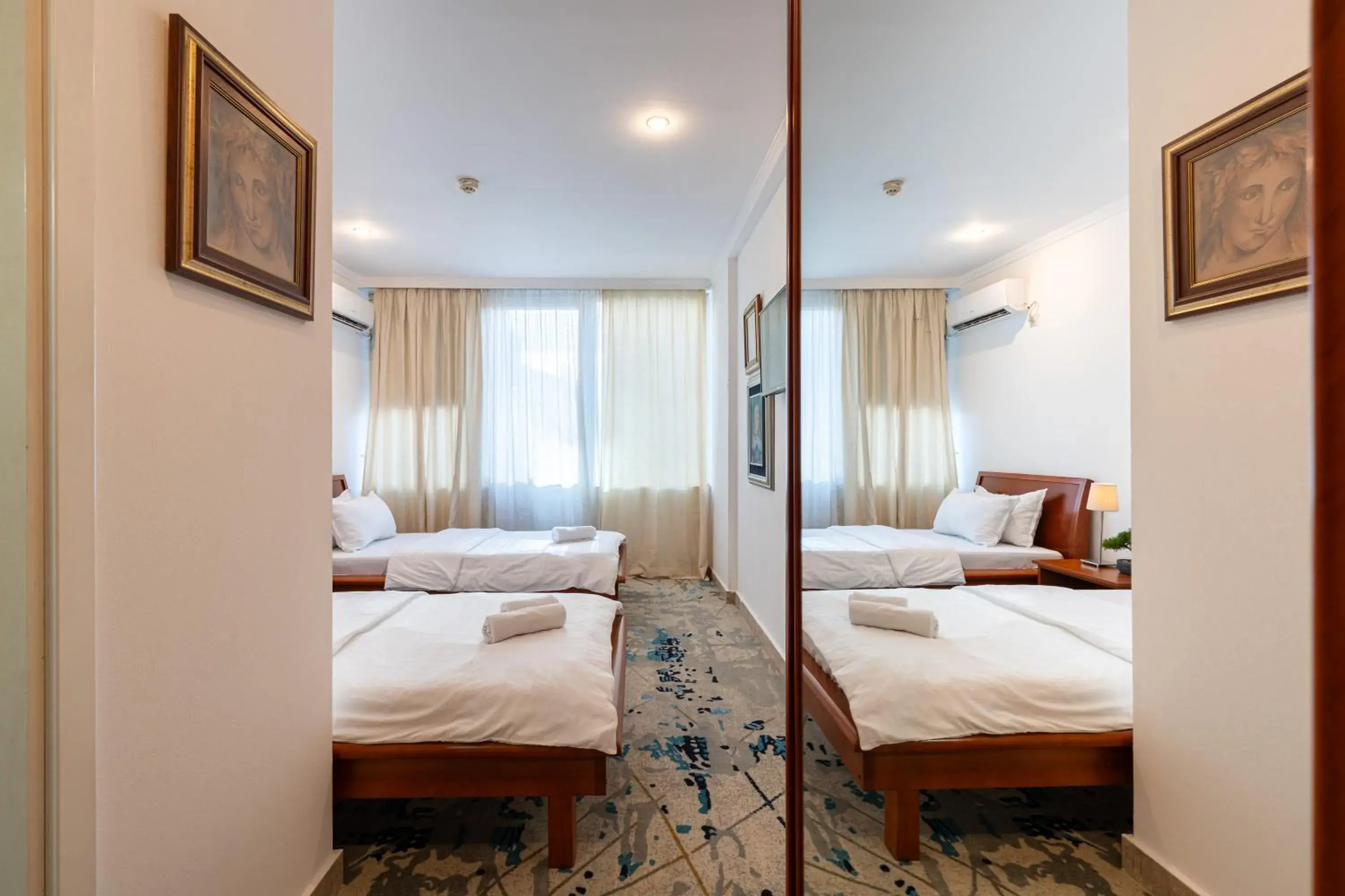 Twin Room in Hotel Bojatours Twin Room in Hotel Bojatours