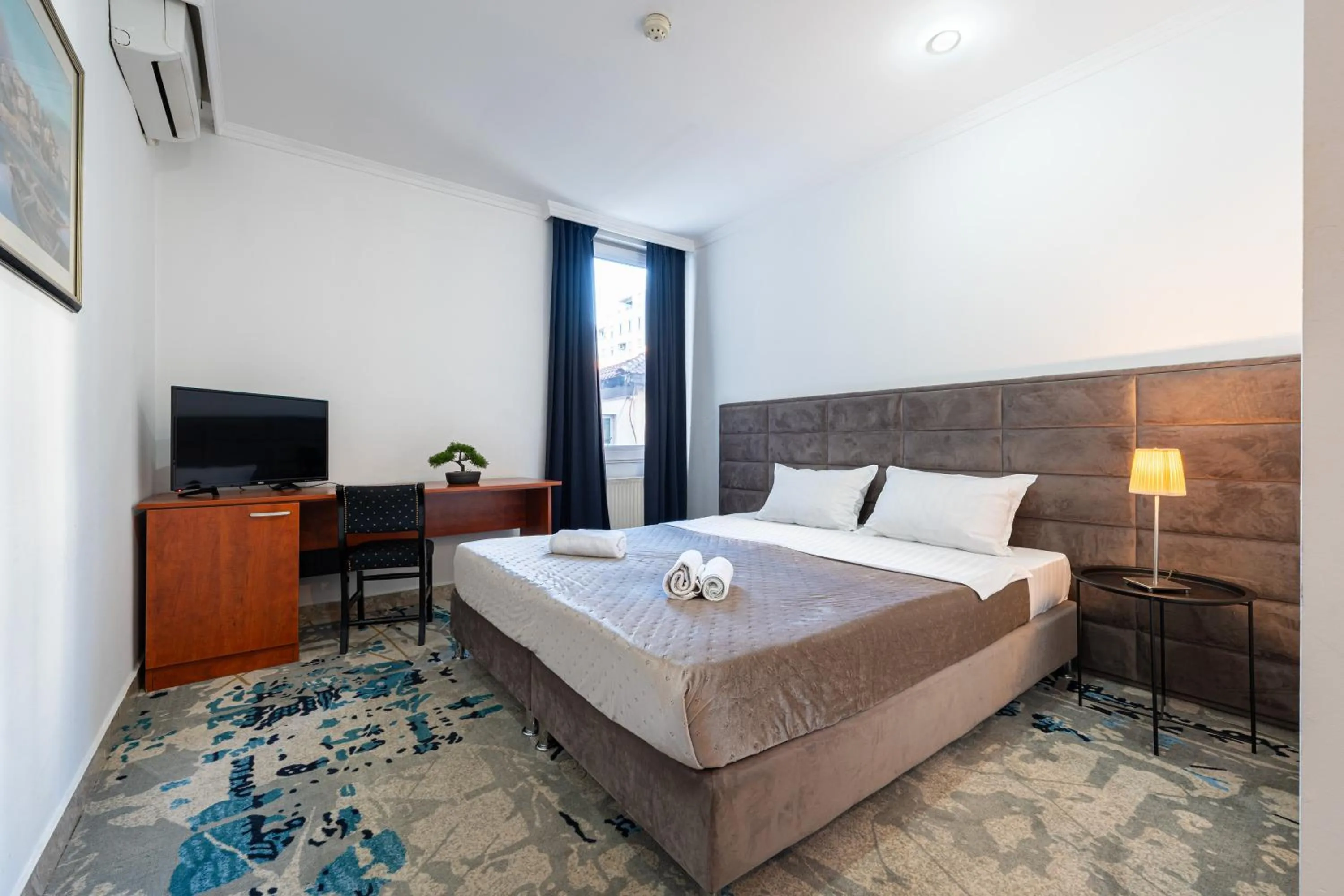 Bed in Hotel Bojatours