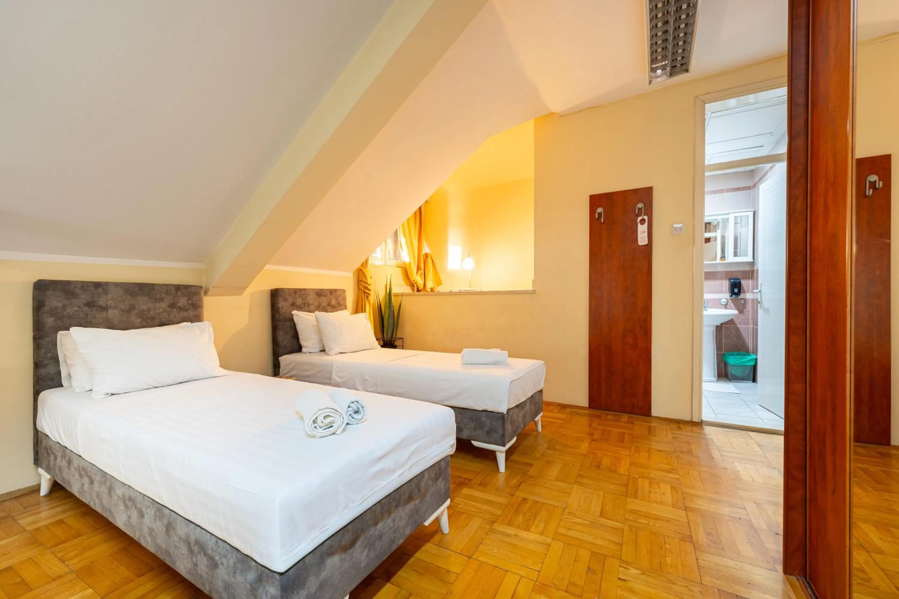 Bed in Hotel Bojatours