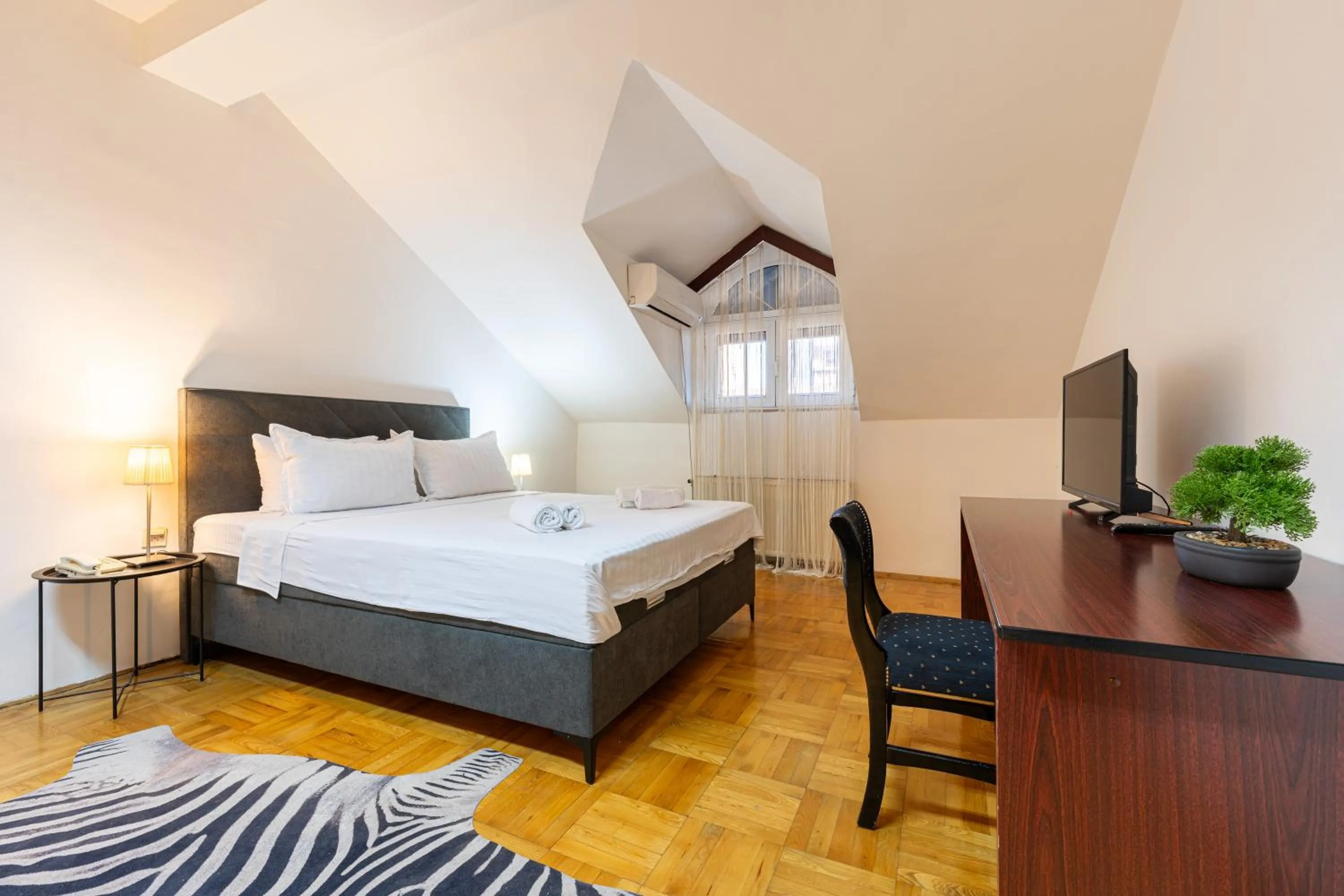 Bed in Hotel Bojatours