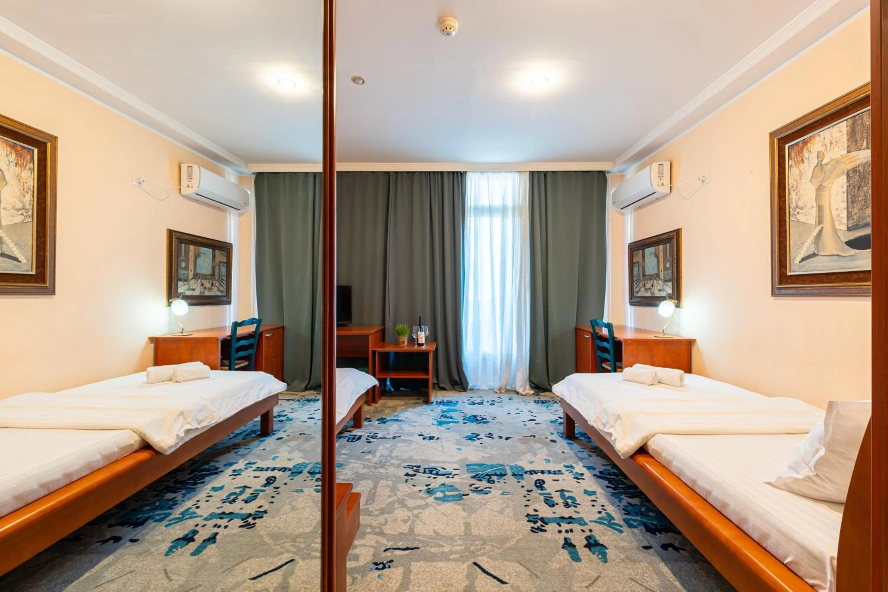 Bed in Hotel Bojatours