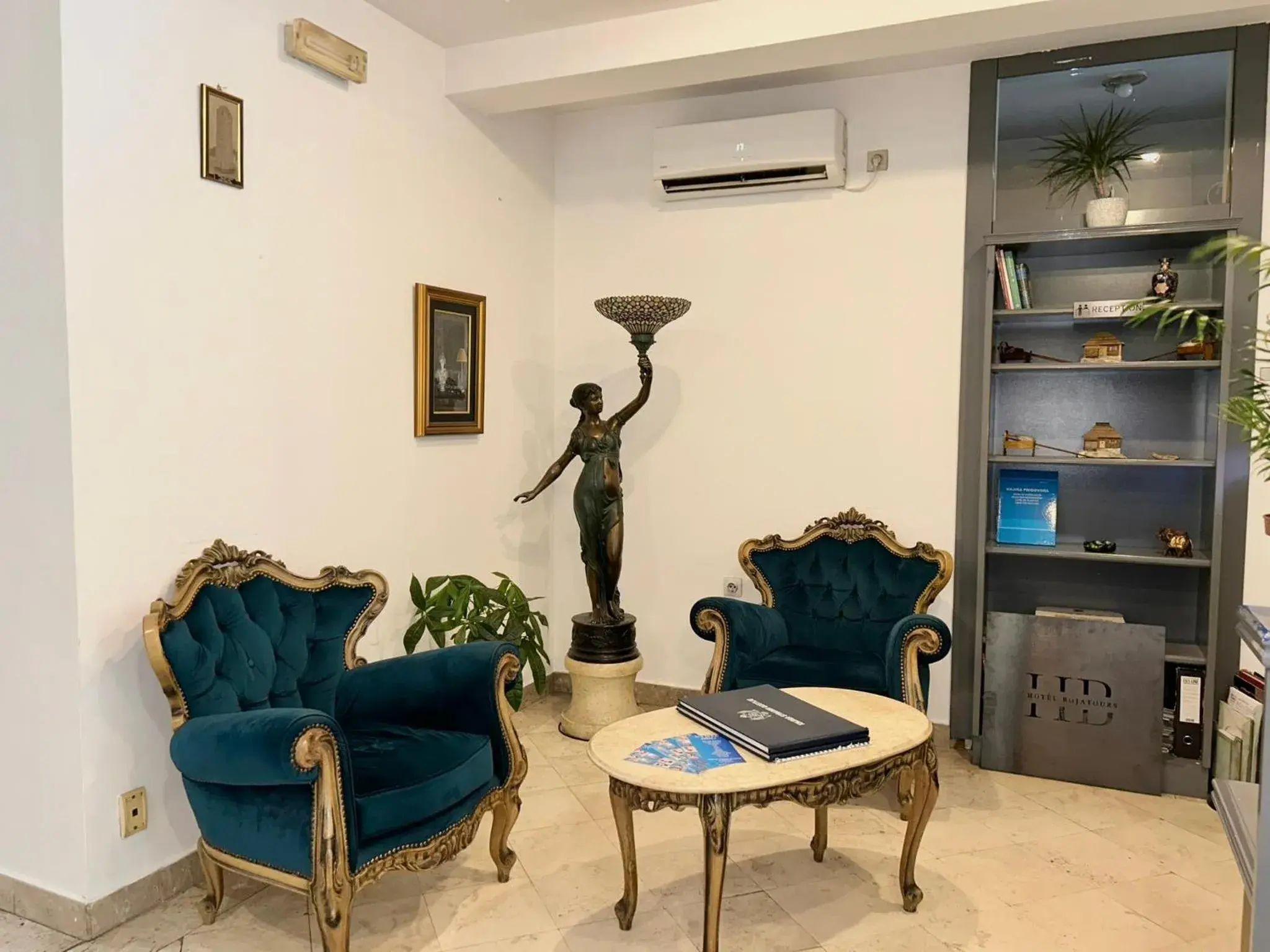 Lobby or reception in Hotel Bojatours Lobby or reception in Hotel Bojatours