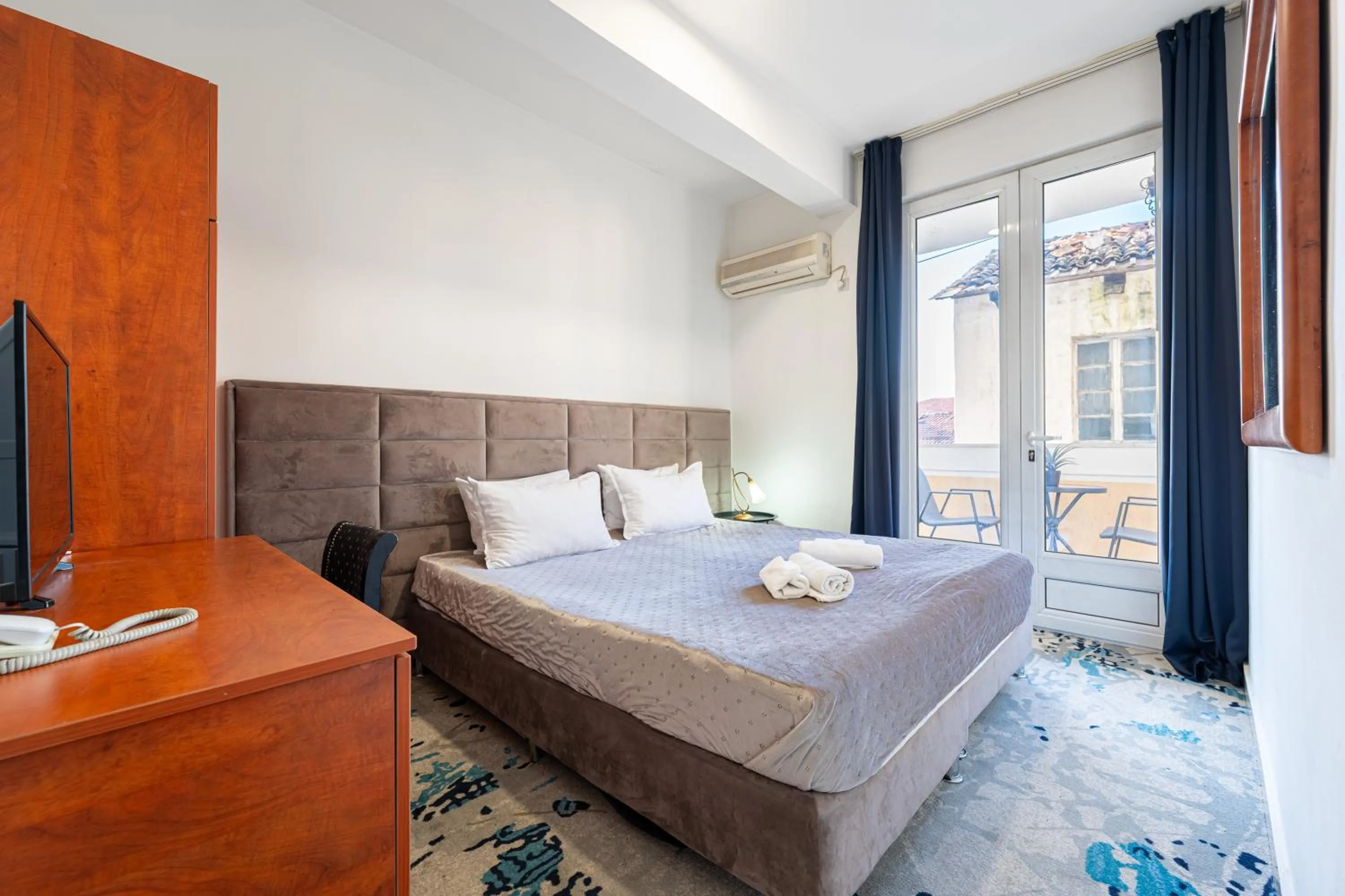 Bed in Hotel Bojatours