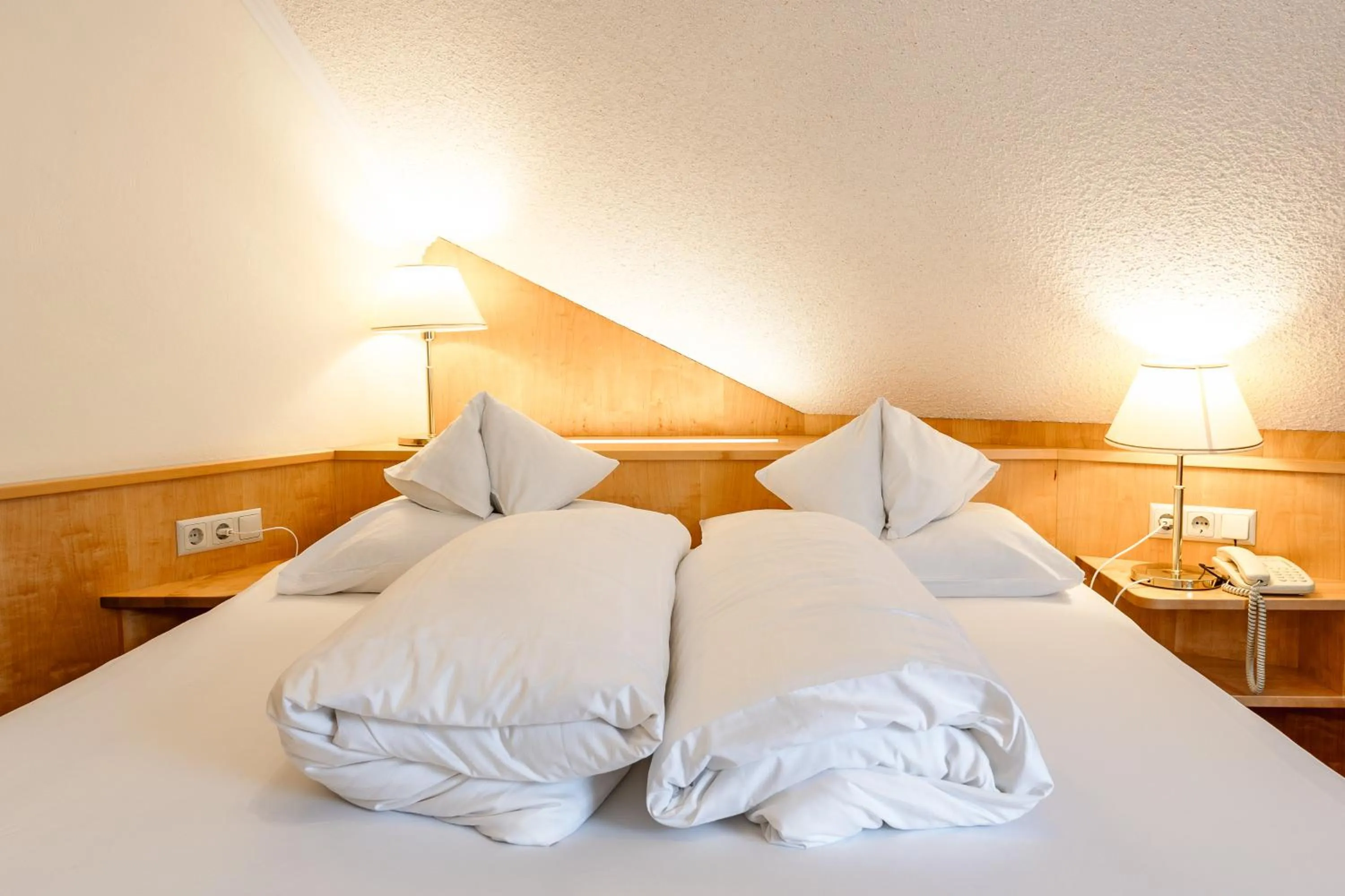 Bedroom, Bed in Schlosshotel Seewirt