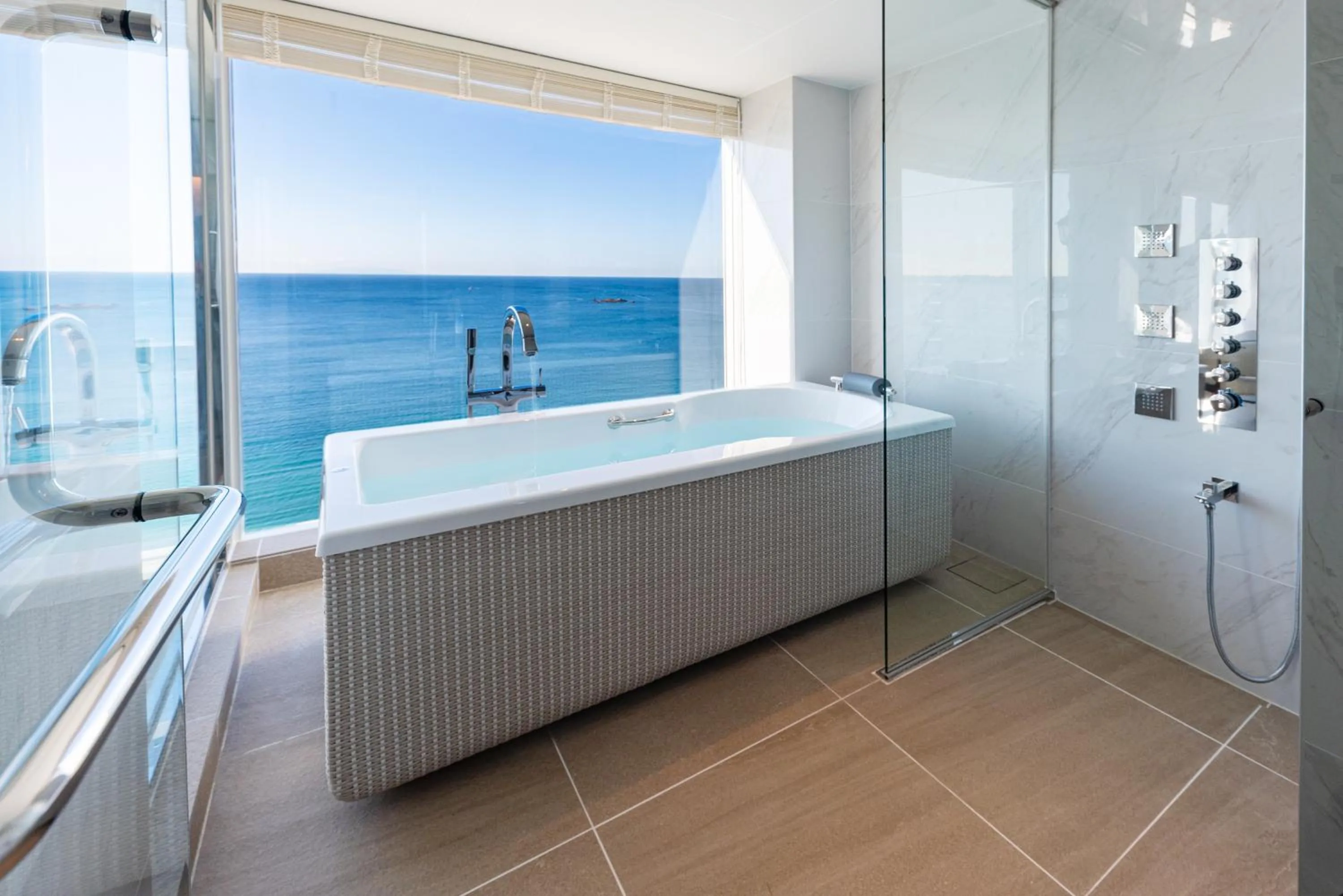 Shower in Hayama Hotel Otowa No Mori